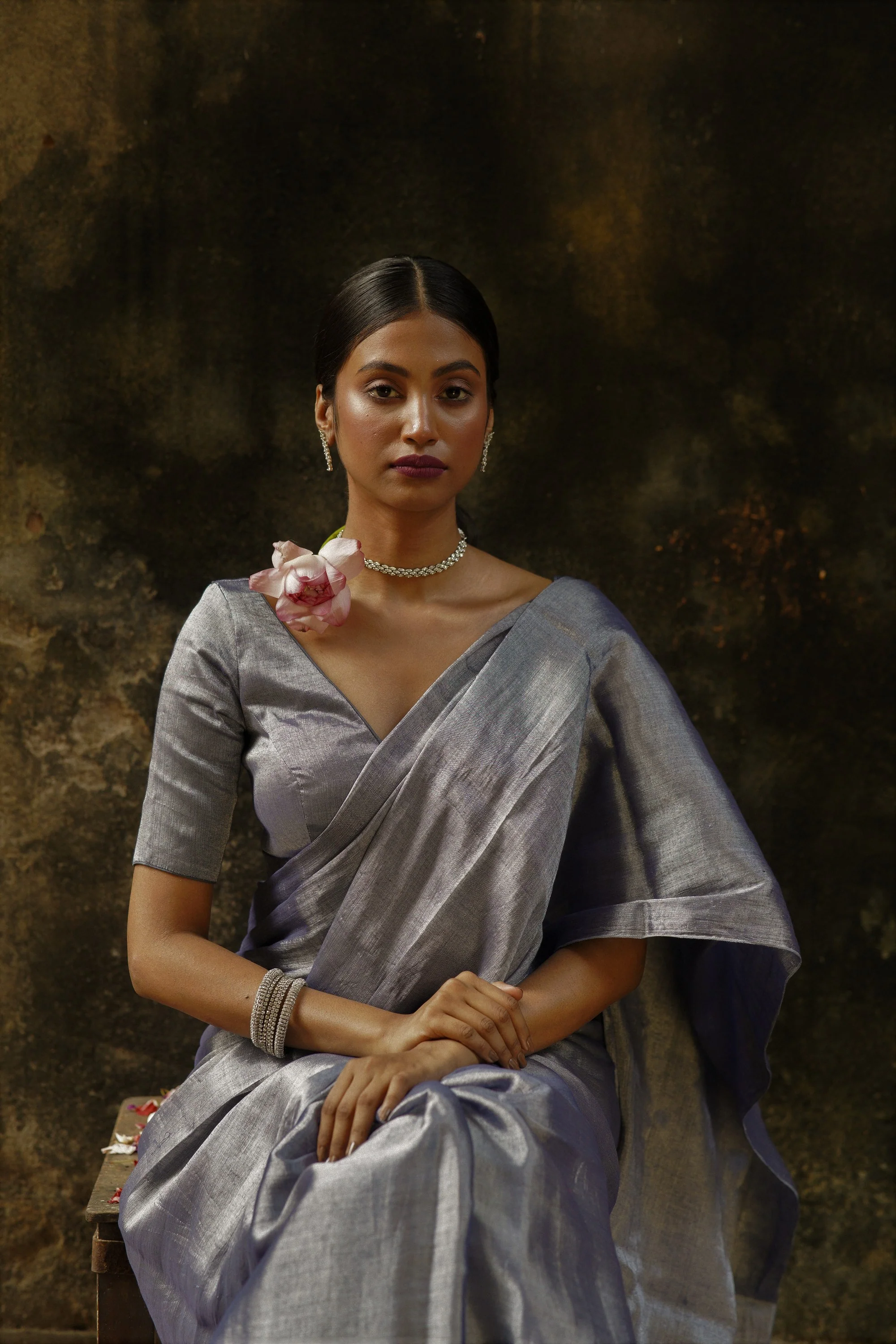 Aadhi Raat Midnight Blue And Grey Tone Handloom Tissue Saree - Image 2