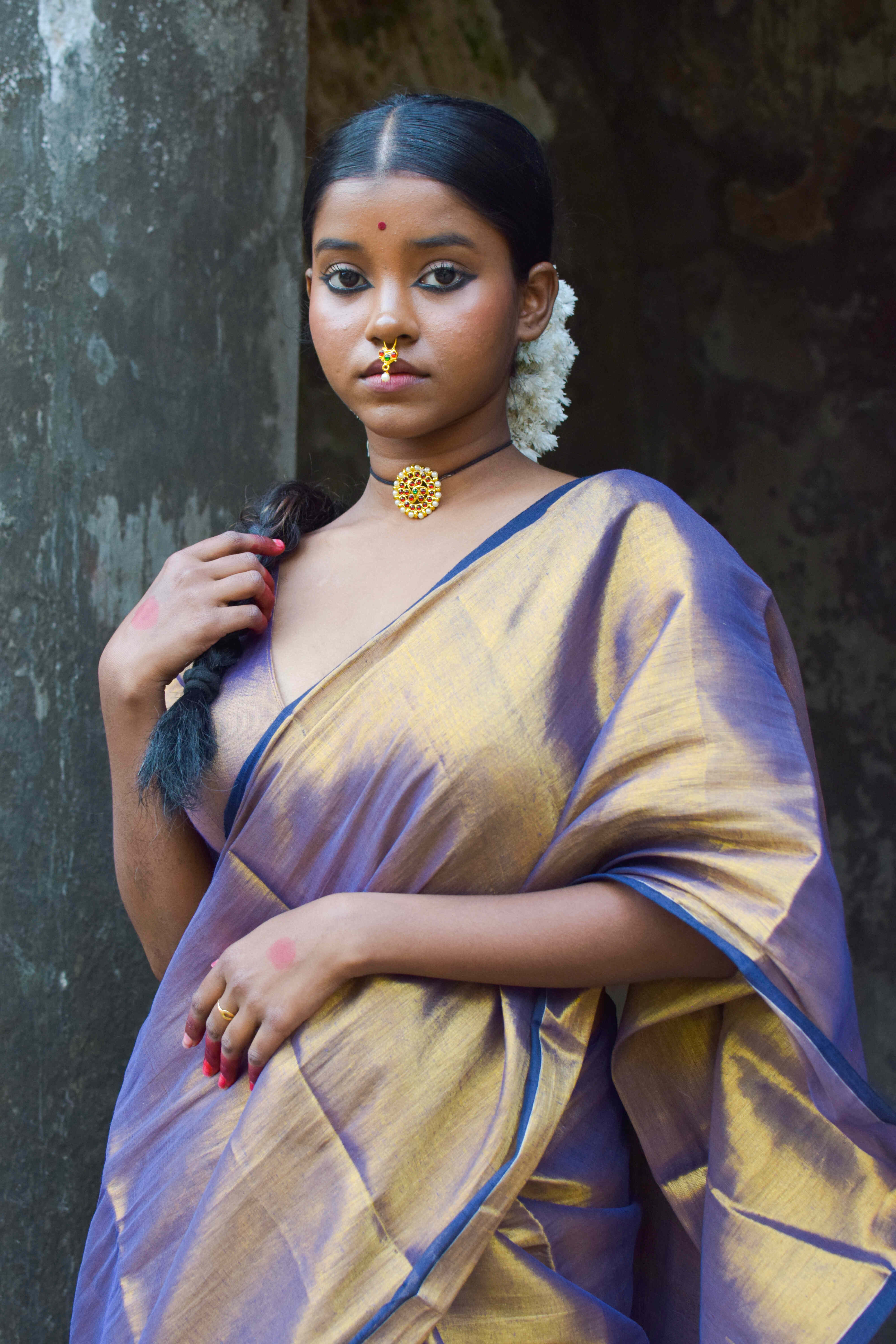 Alpadma Gold Purple Handloom Tissue Saree - Image 2