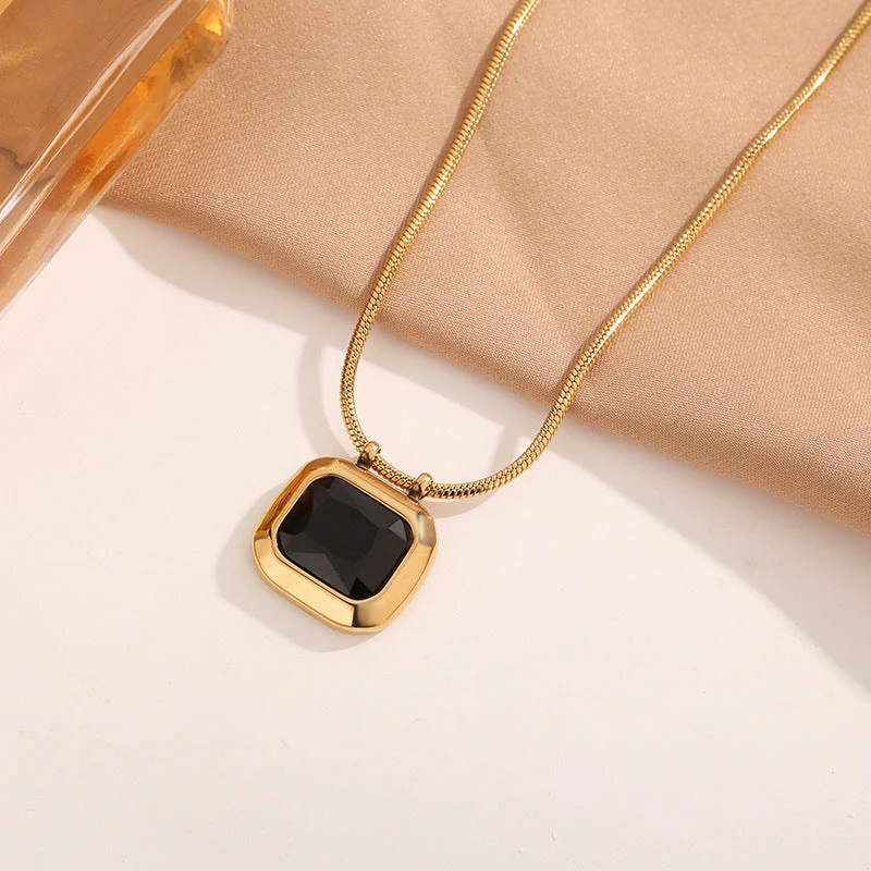 Artificial Necklace