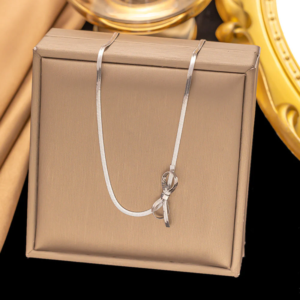 Artificial Silver Necklace