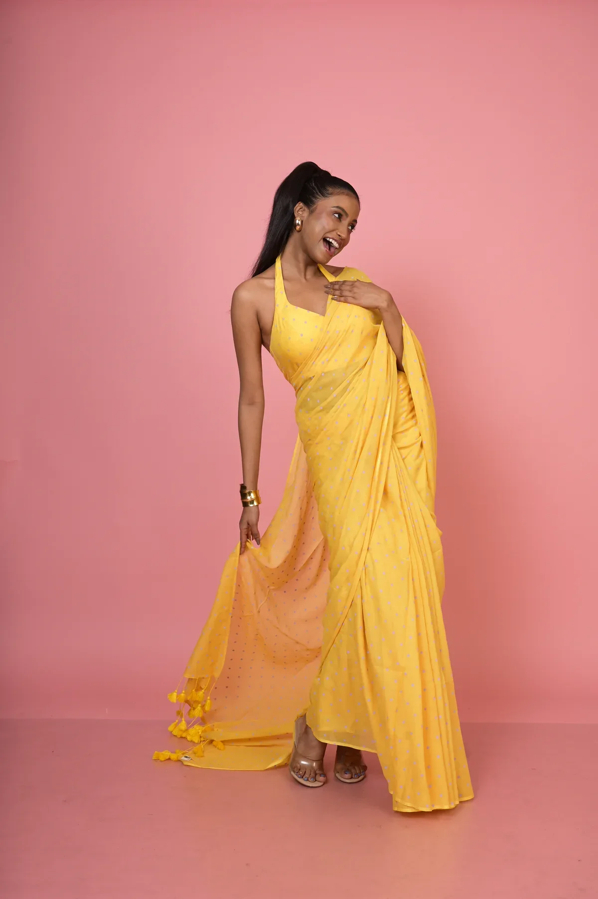Basant Bahar Yellow Handloom Mul Cotton Polka Dotted Saree - Image 4