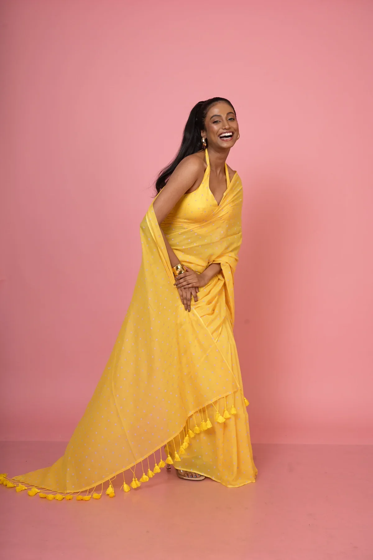 Basant Bahar Yellow Handloom Mul Cotton Polka Dotted Saree - Image 6