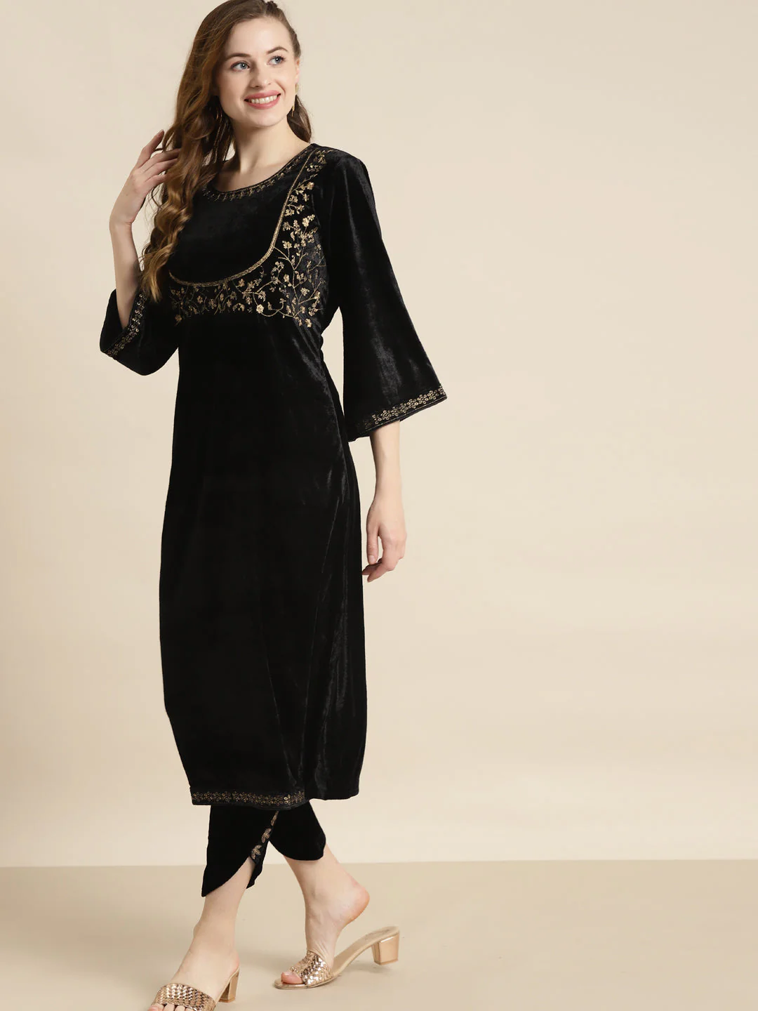 Black Velvet Bodice Zari Embroidered Kurta - Image 3