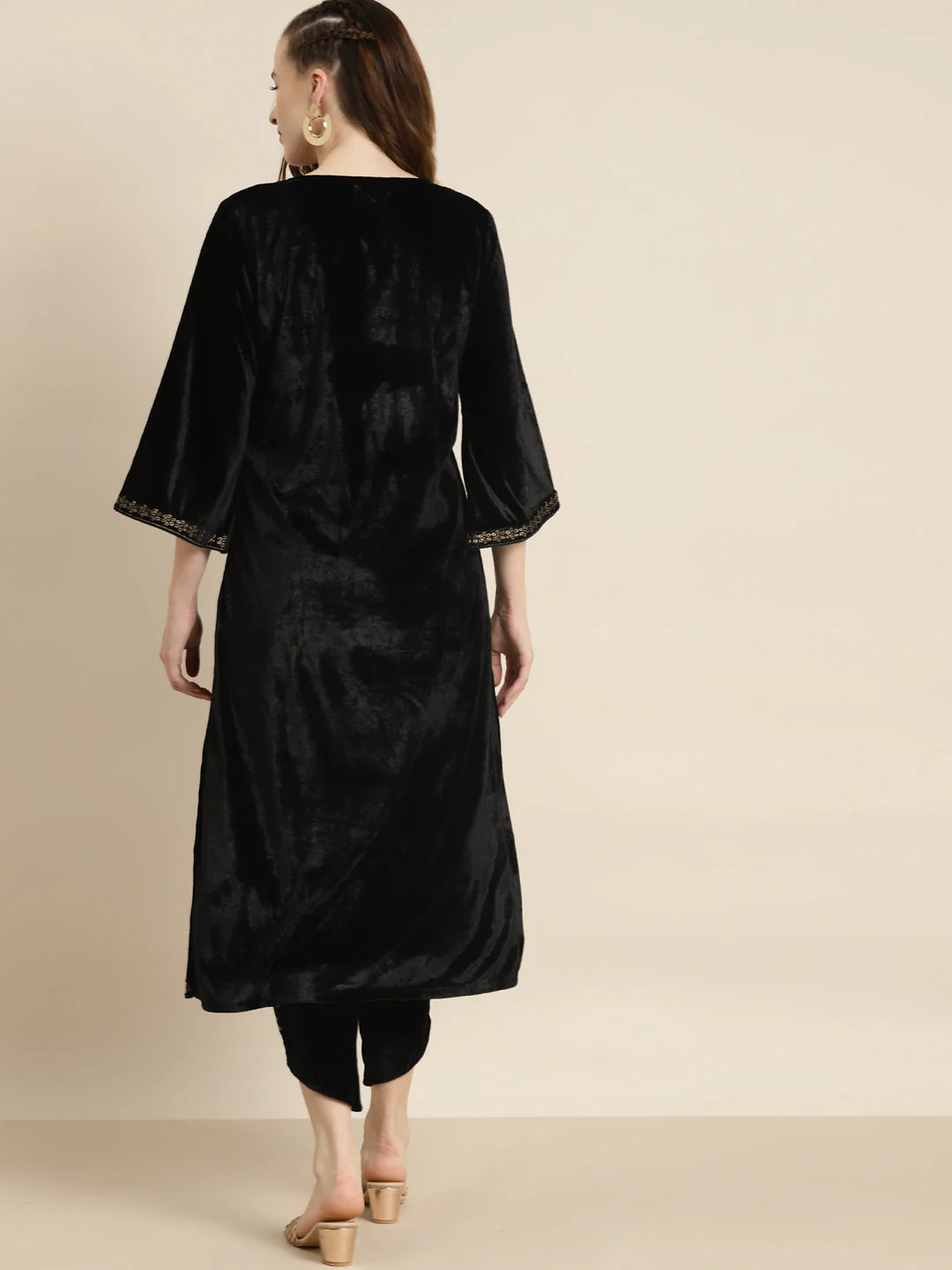 Black Velvet Bodice Zari Embroidered Kurta - Image 4