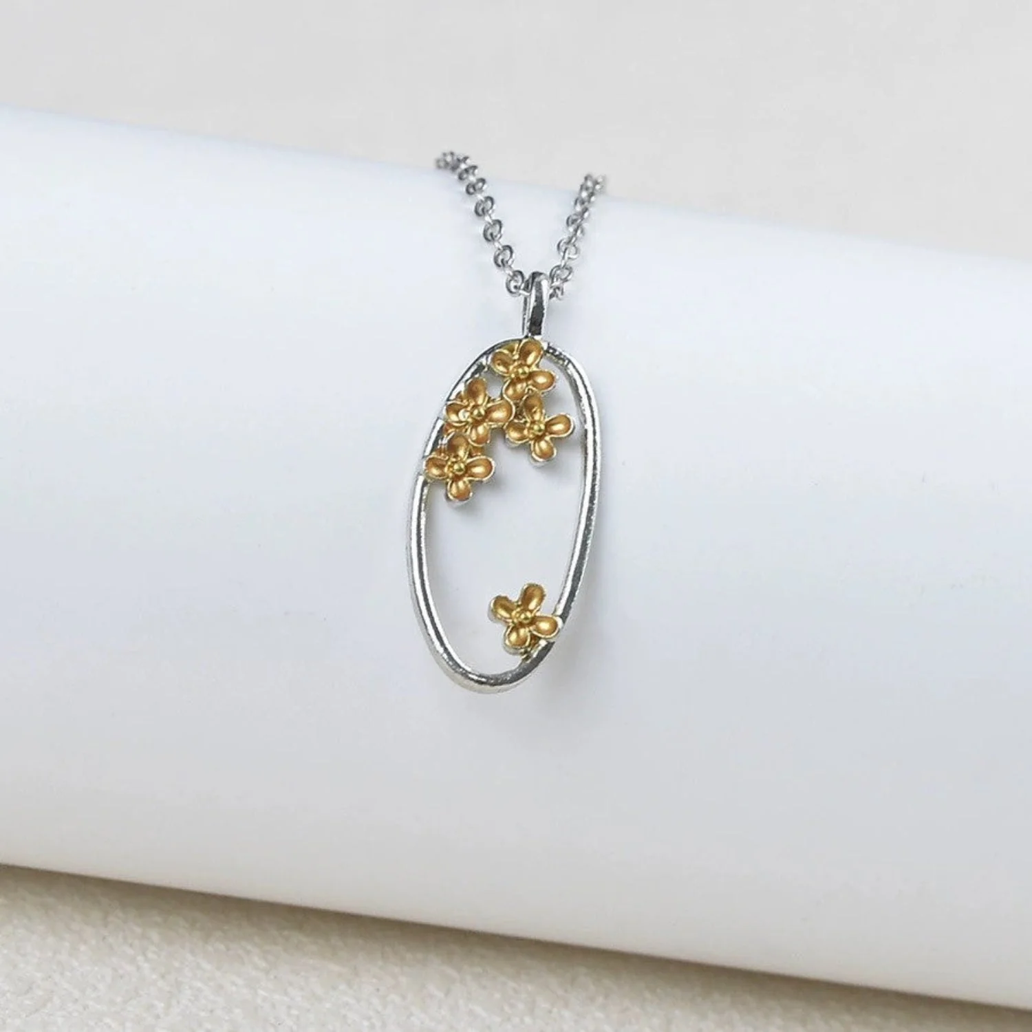 Blooming Oval Pendant Necklace