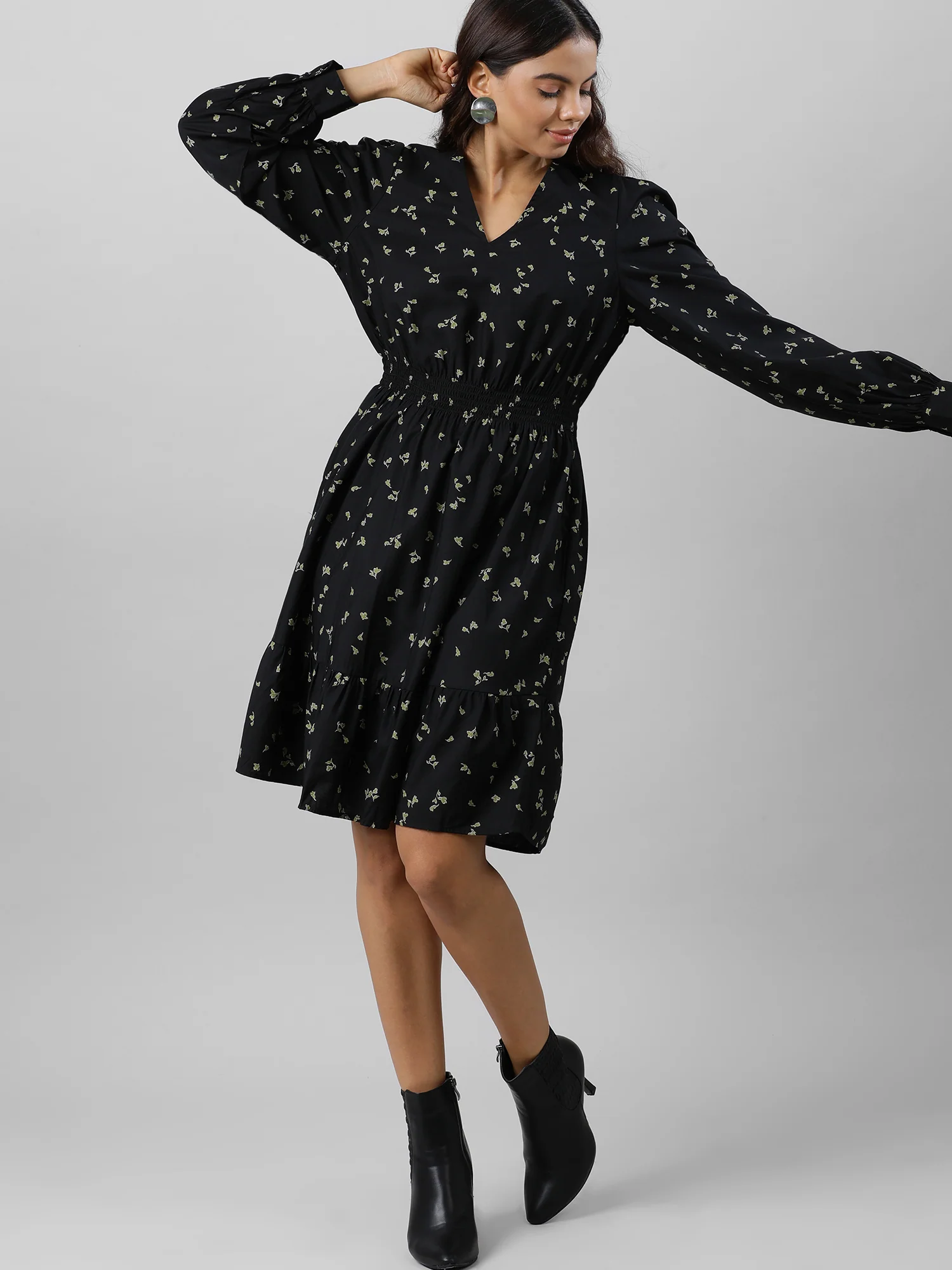 Casual Black Floral Print Dress - Image 5