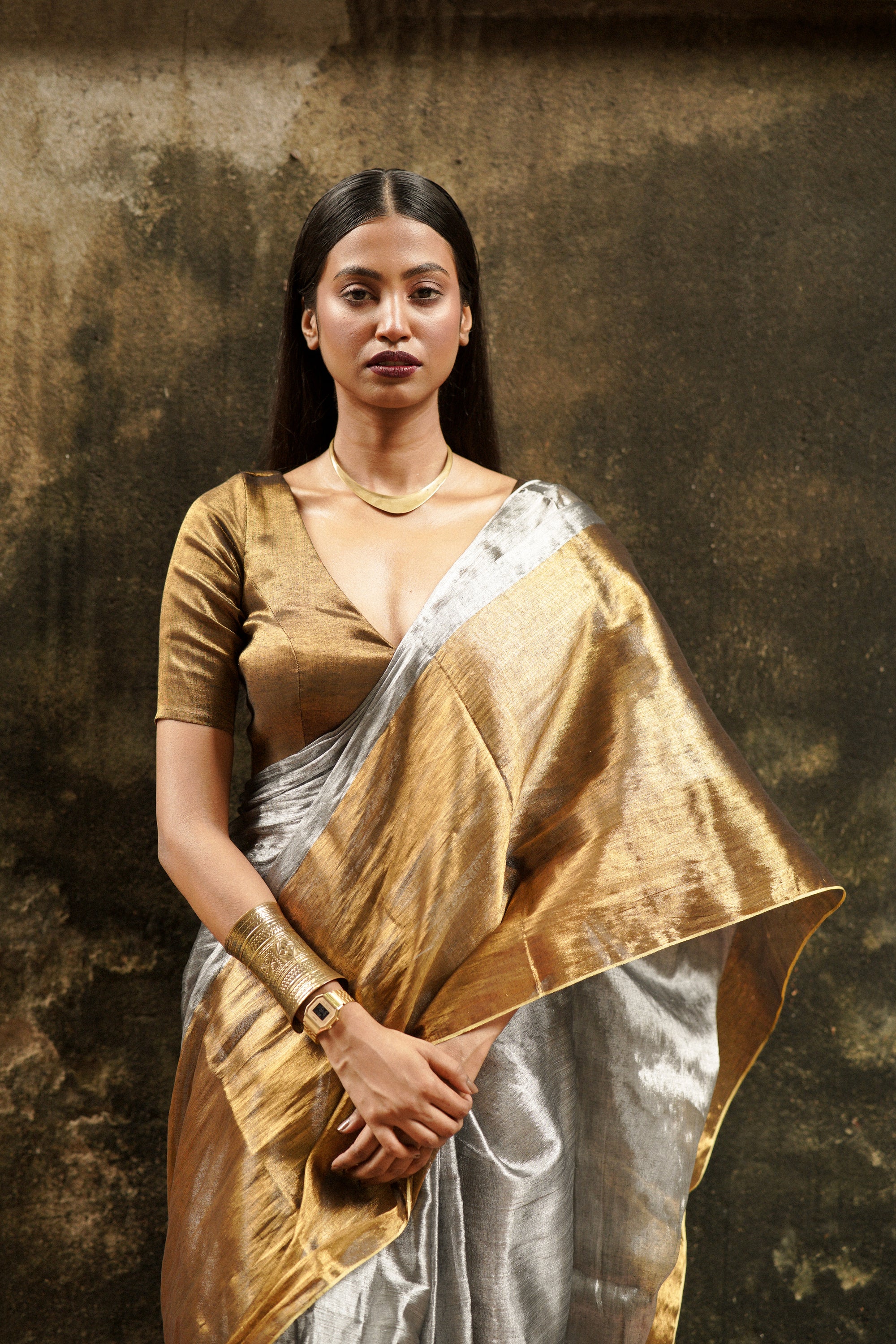 Chandi Aur Sona Gold And Silver Handloom Tissue Saree - Image 2