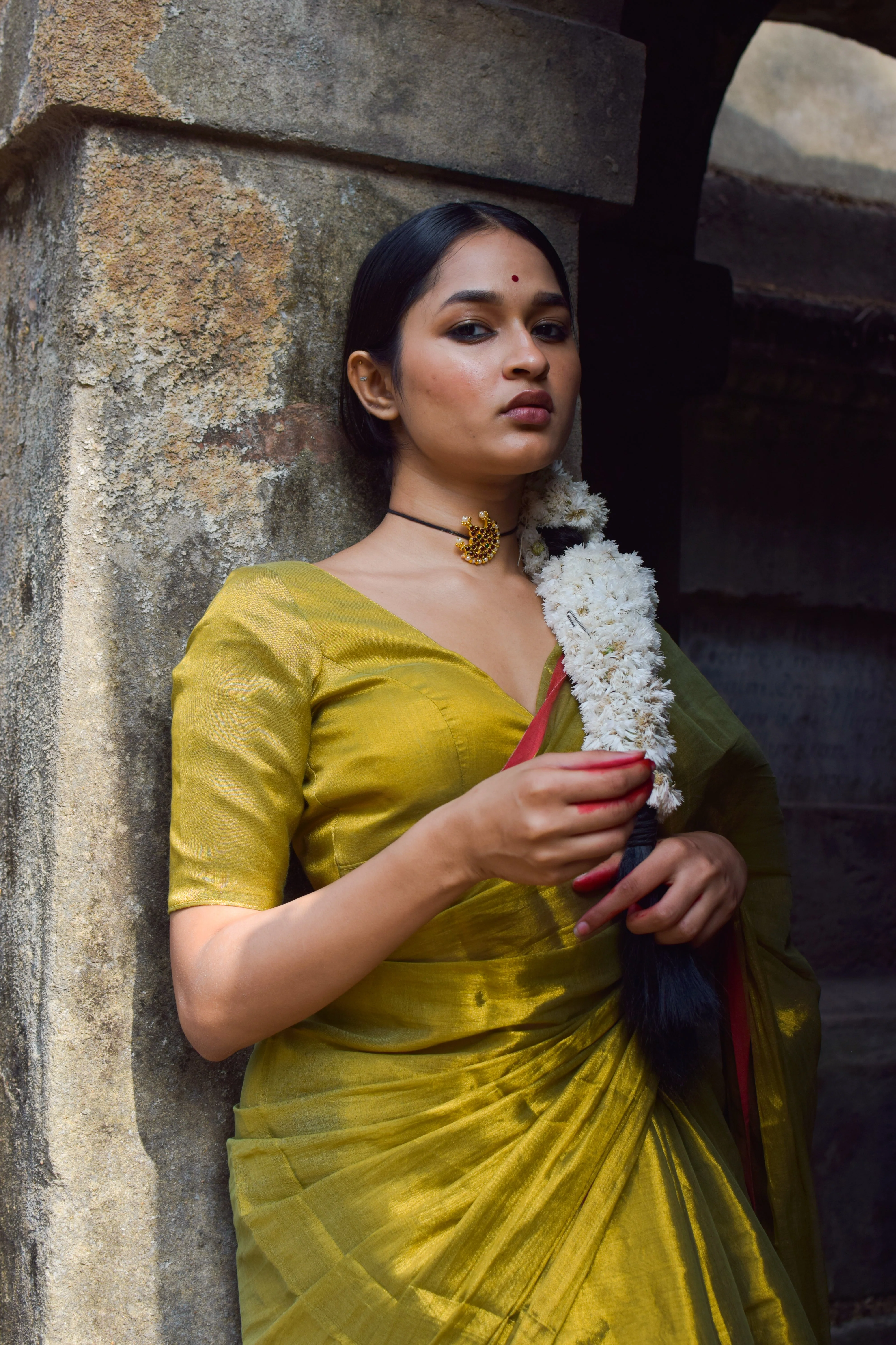 Chandrakala Olive Green Dual Tone Tissue Saree - Image 5