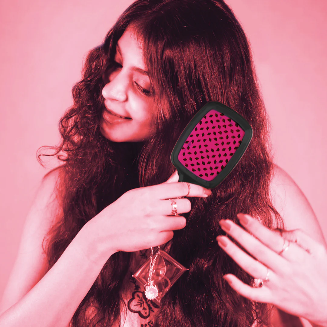 Multi Drama Detangle Hair Brush with Free Pouch - Image 6