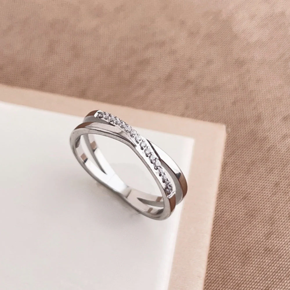 Elegant Crossover Ring With Crystals