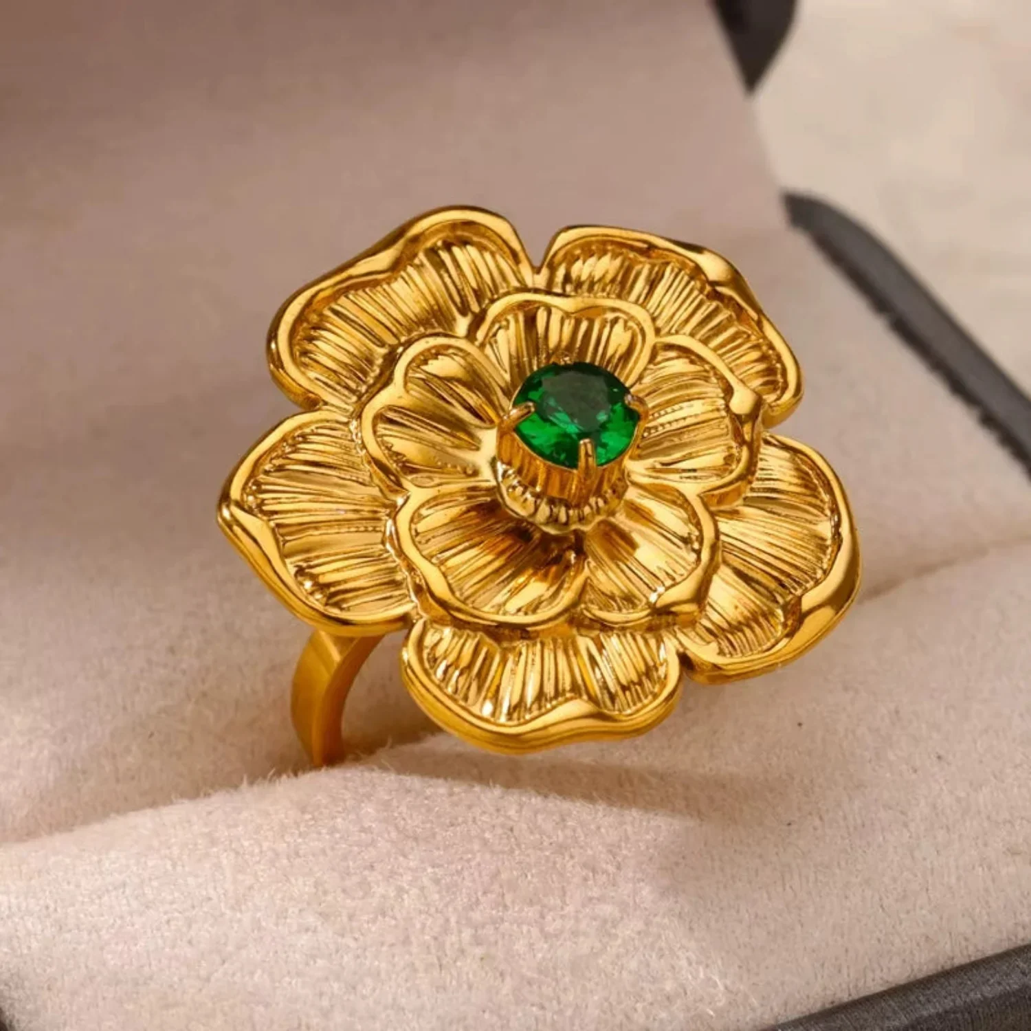 Emerald Center Gold Camellia Ring