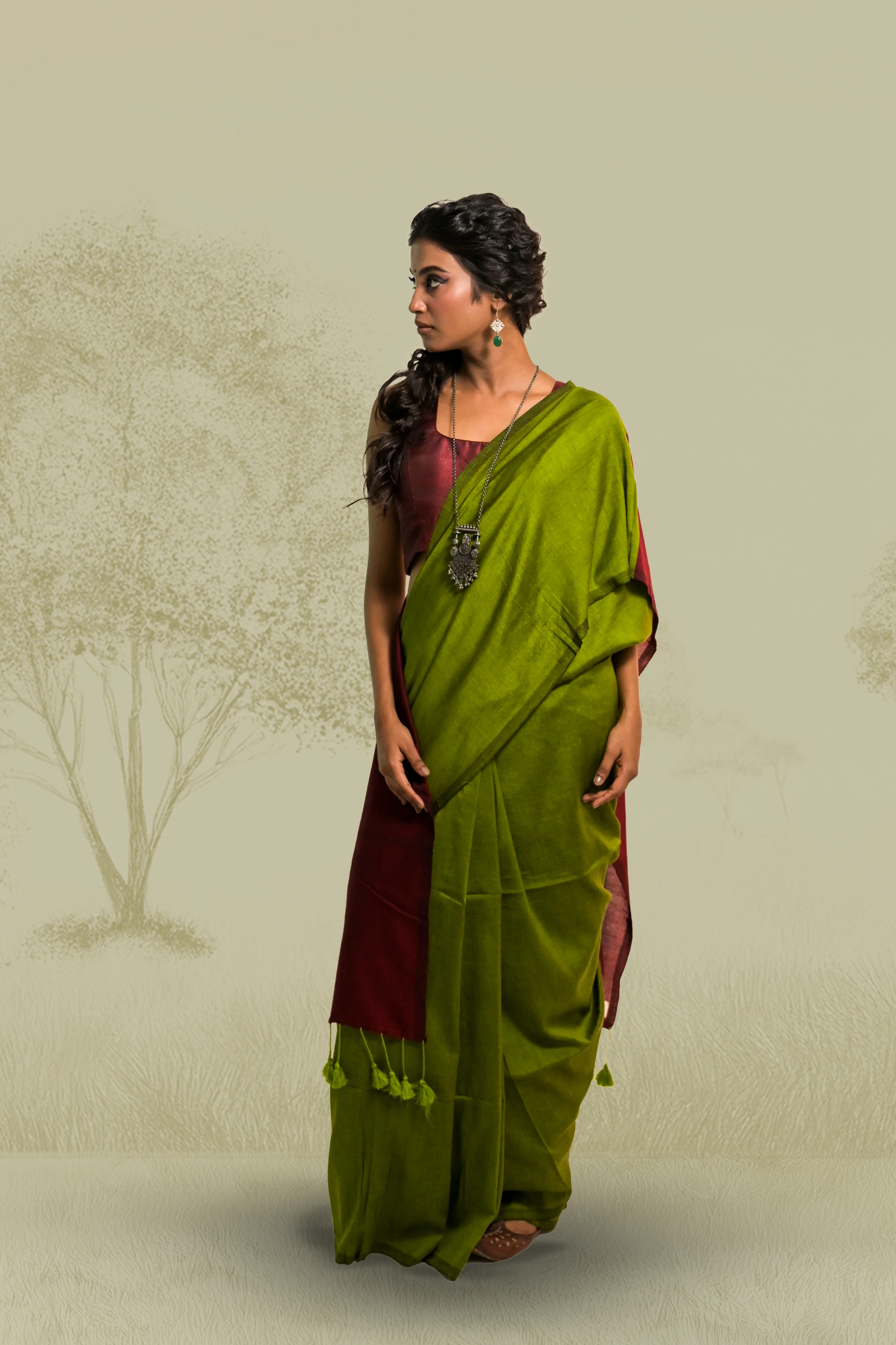 Geet Suhani Olive Green Handloom Cotton Acrylic Saree - Image 2