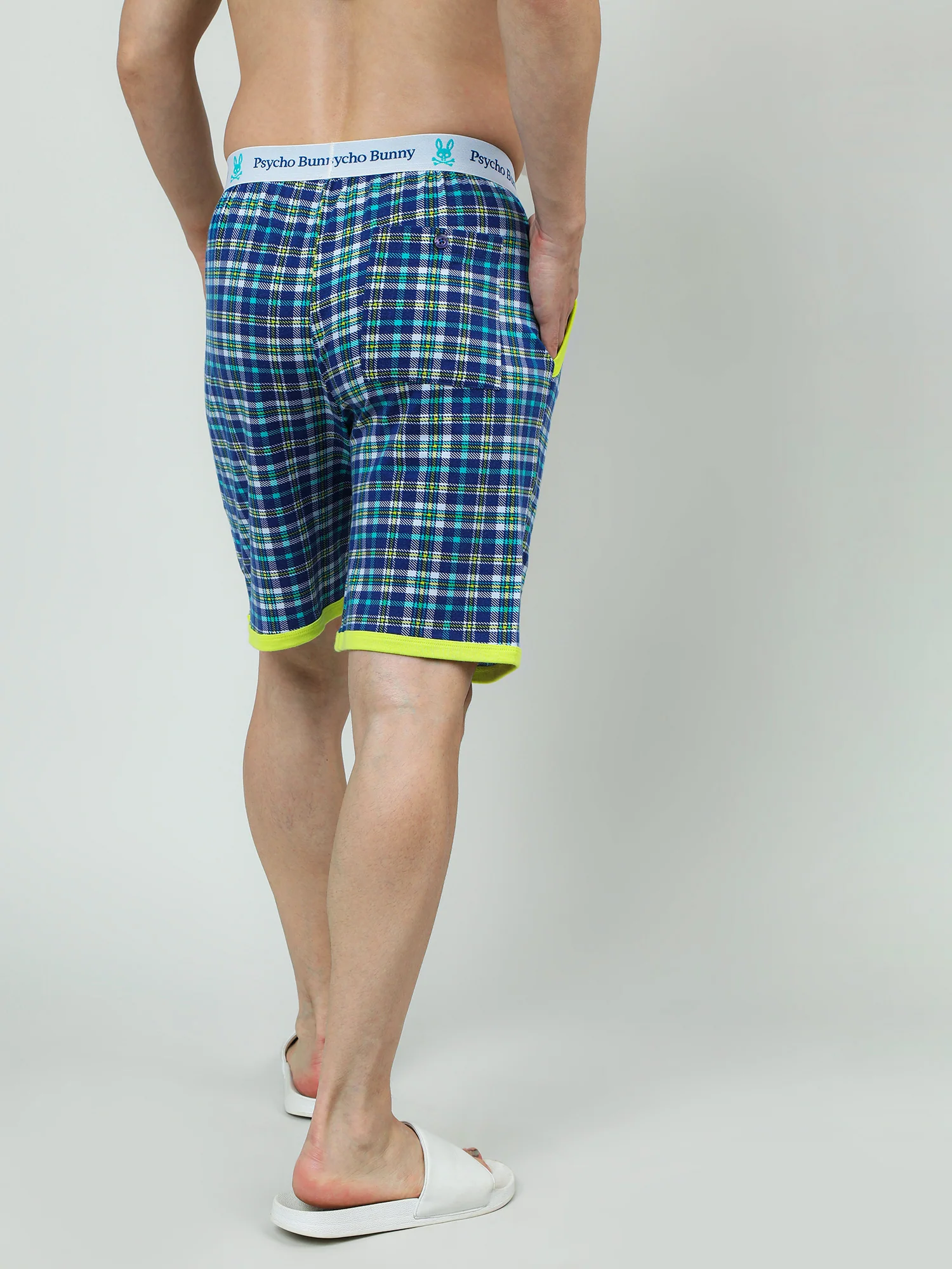 Men Oversized Checkered Cotton Knee-Length Shorts - Image 5