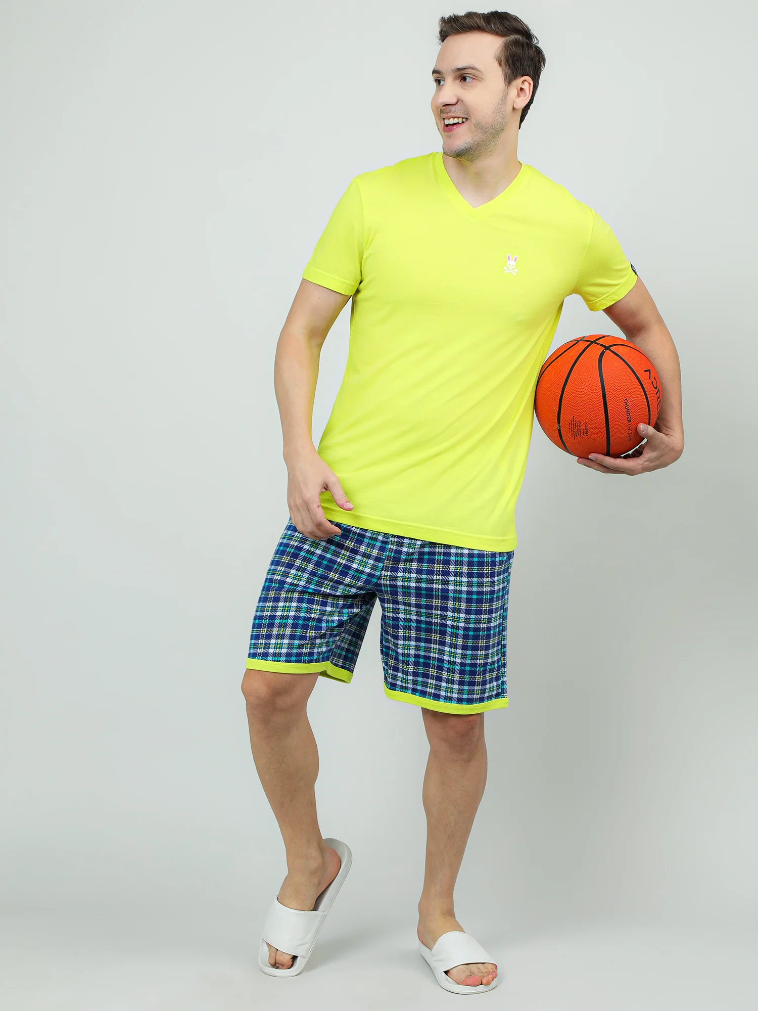 Men Oversized Checkered Cotton Knee-Length Shorts - Image 7