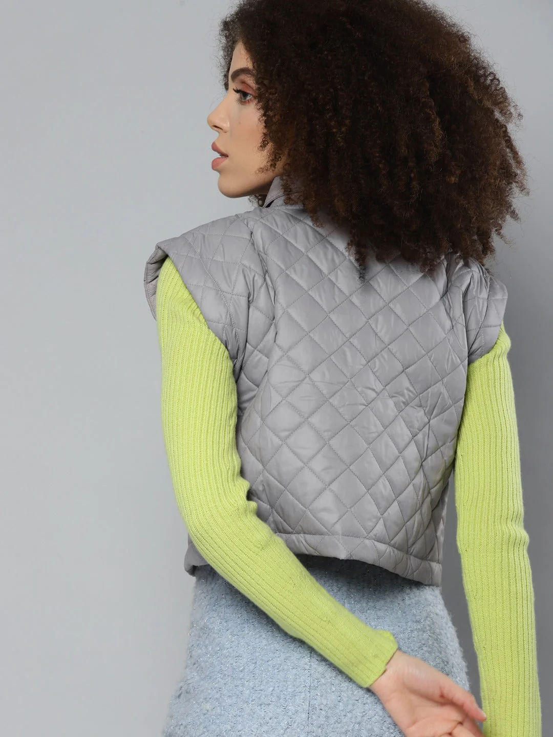 Women Grey Sleeveless Crop Jacket - Image 4