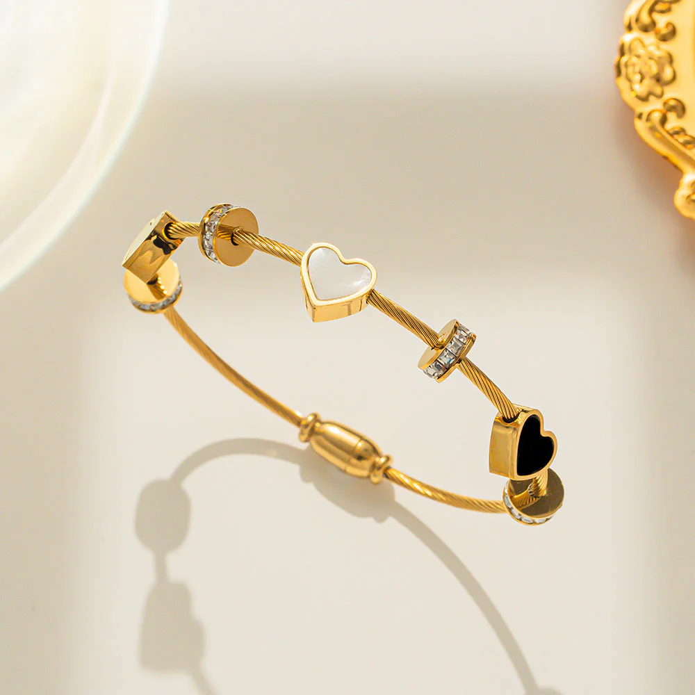 Heart Shaped Openable Gold Bracelet