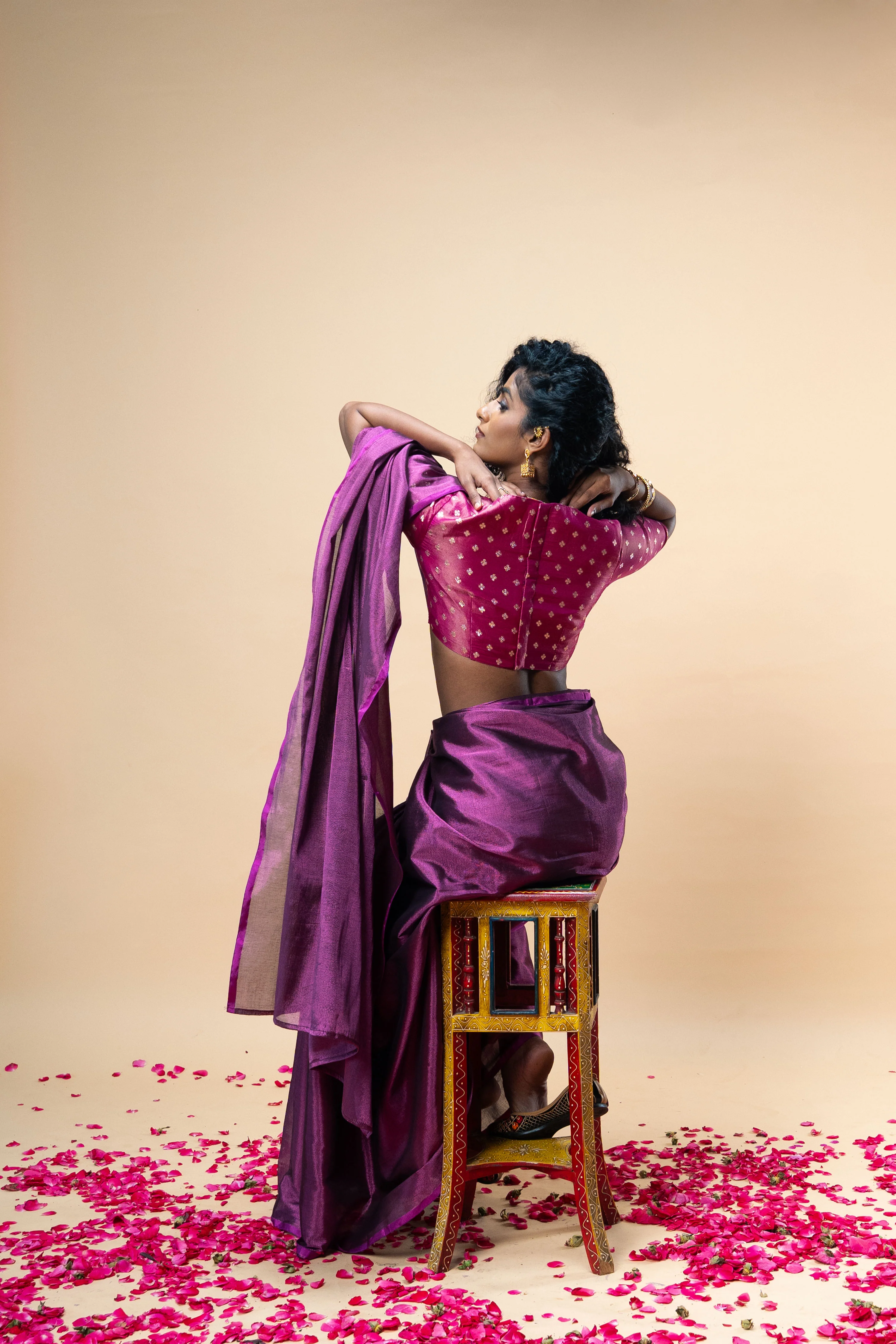 JYOTIRA I Magenta handwoven tissue saree with Purple border - Image 5