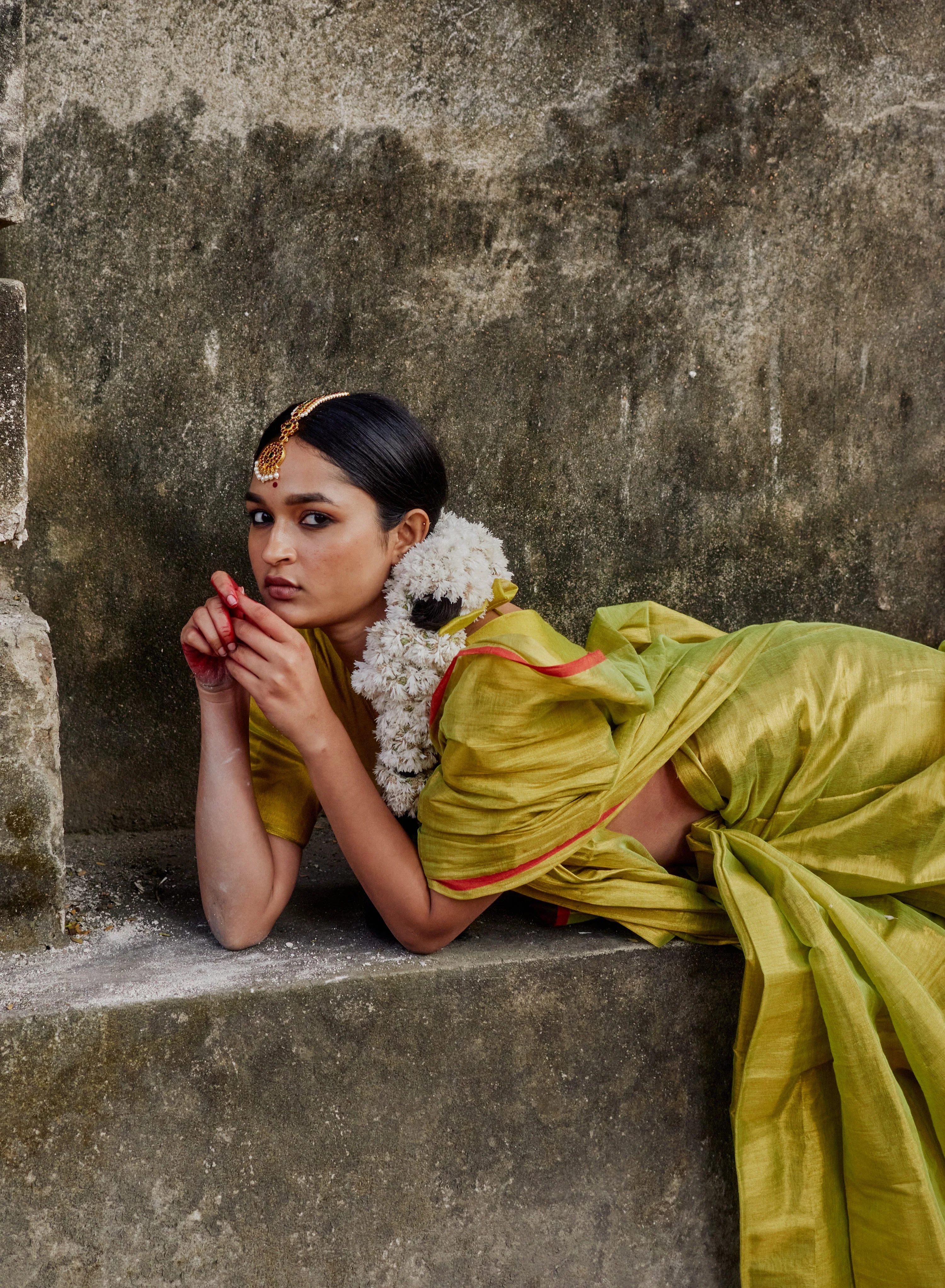 Kapittha Neon Green Tissue Saree - Image 2