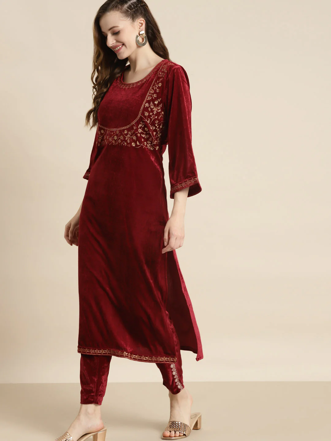 Maroon Velvet Bodice Zari Embroidered Kurta - Image 3