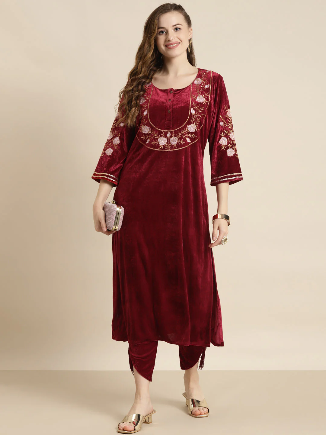 Maroon Velvet Floral Embroidery Straight Kurta - Image 5
