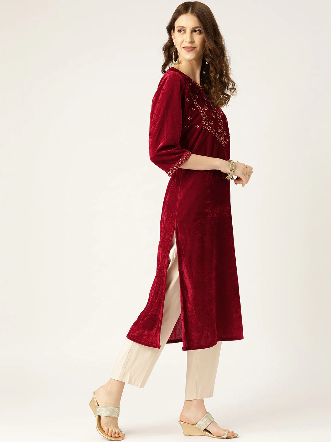 Maroon Zari Embroidery V-Slit Straight Velvet Kurta - Image 2