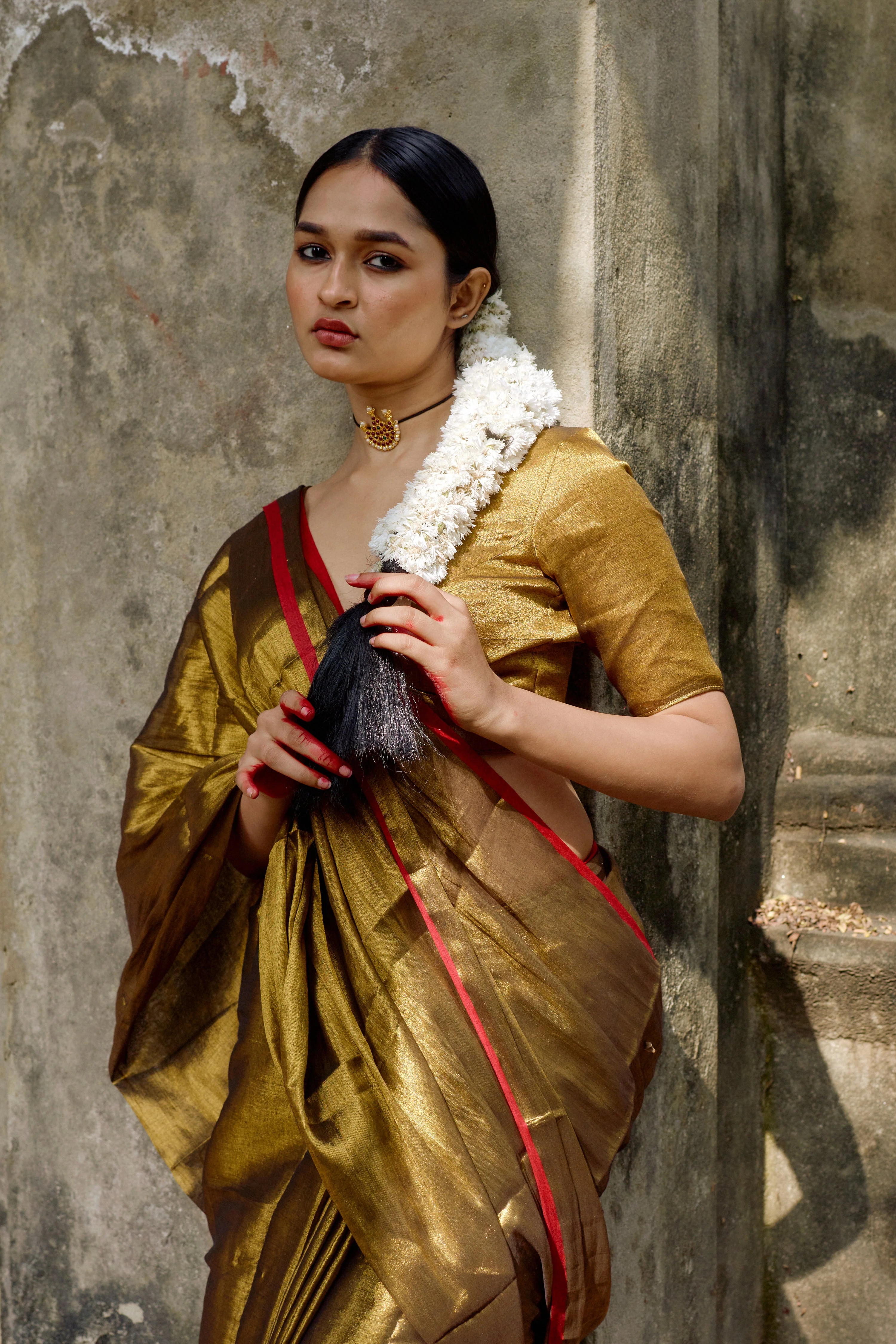 Mayura Metallic Gold Handloom Tissue Saree - Image 3