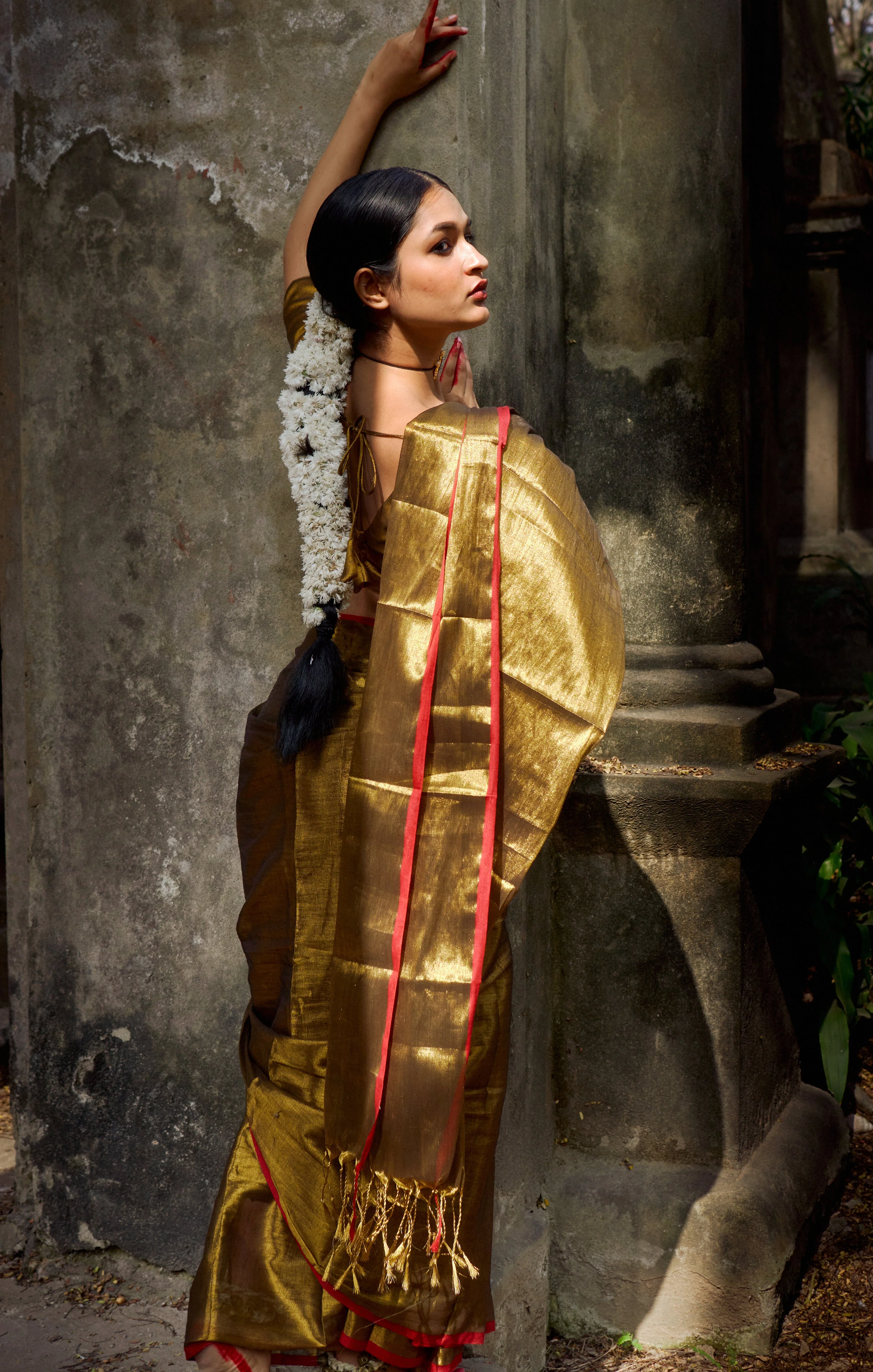 Mayura Metallic Gold Handloom Tissue Saree - Image 4