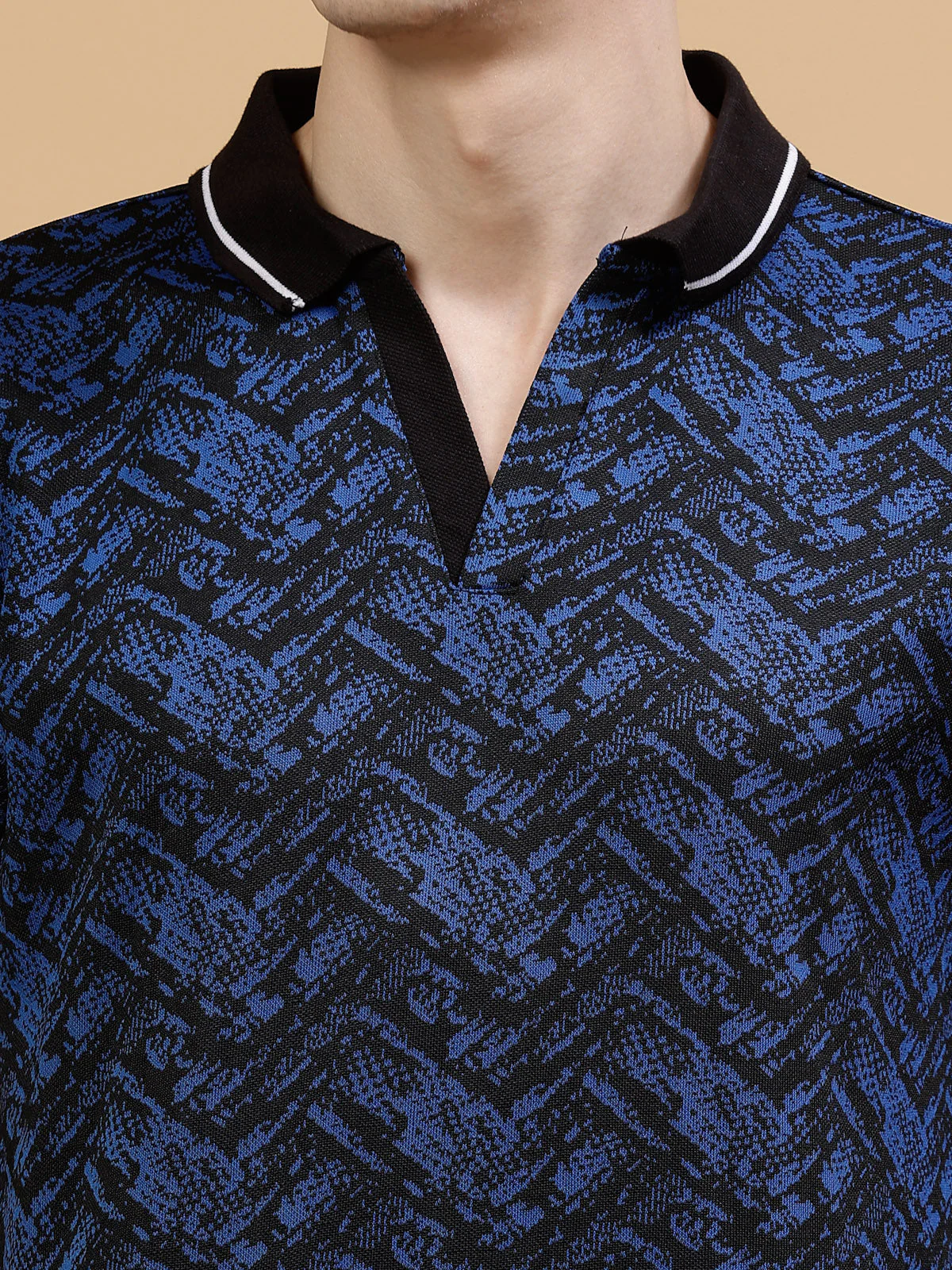 Men Abstract Jacquard Polo Highlow T-Shirt - Image 2
