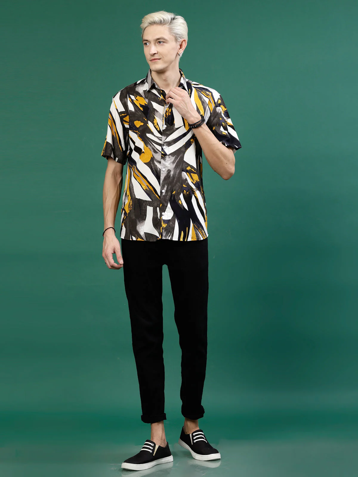 Men Abstract Print Curved Hemline Shirt - Image 3