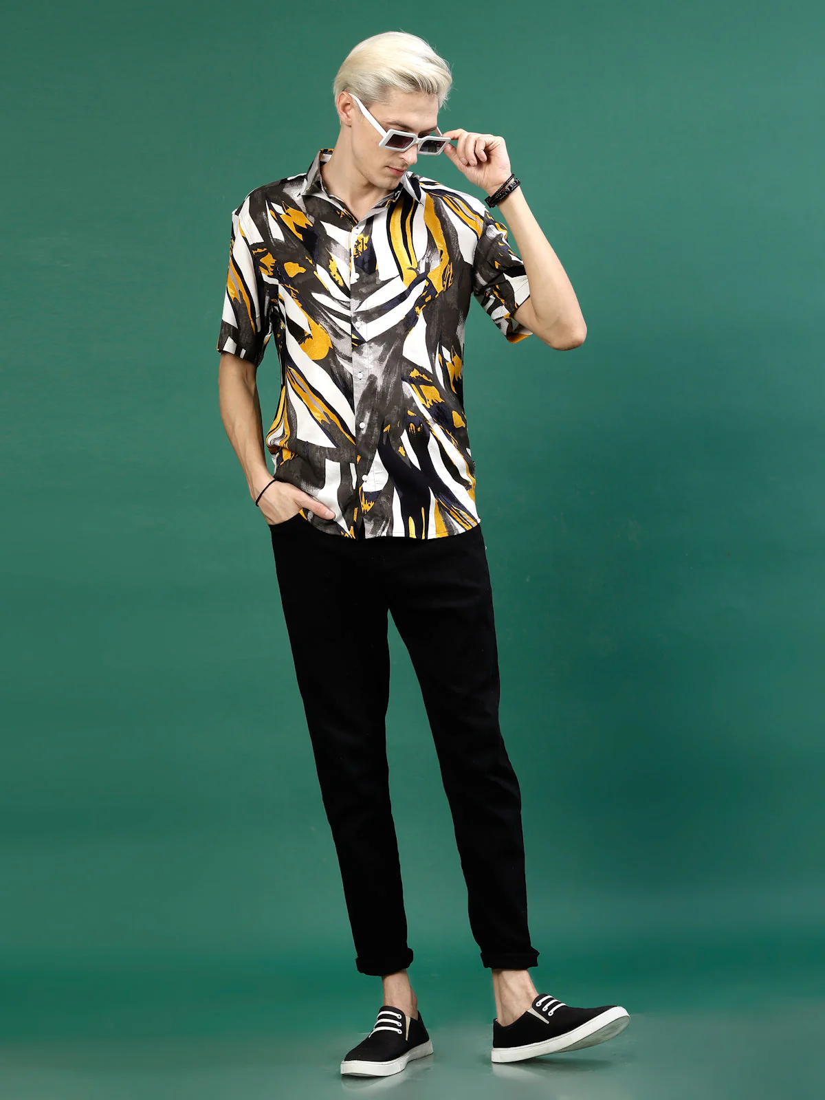 Men Abstract Print Curved Hemline Shirt - Image 5