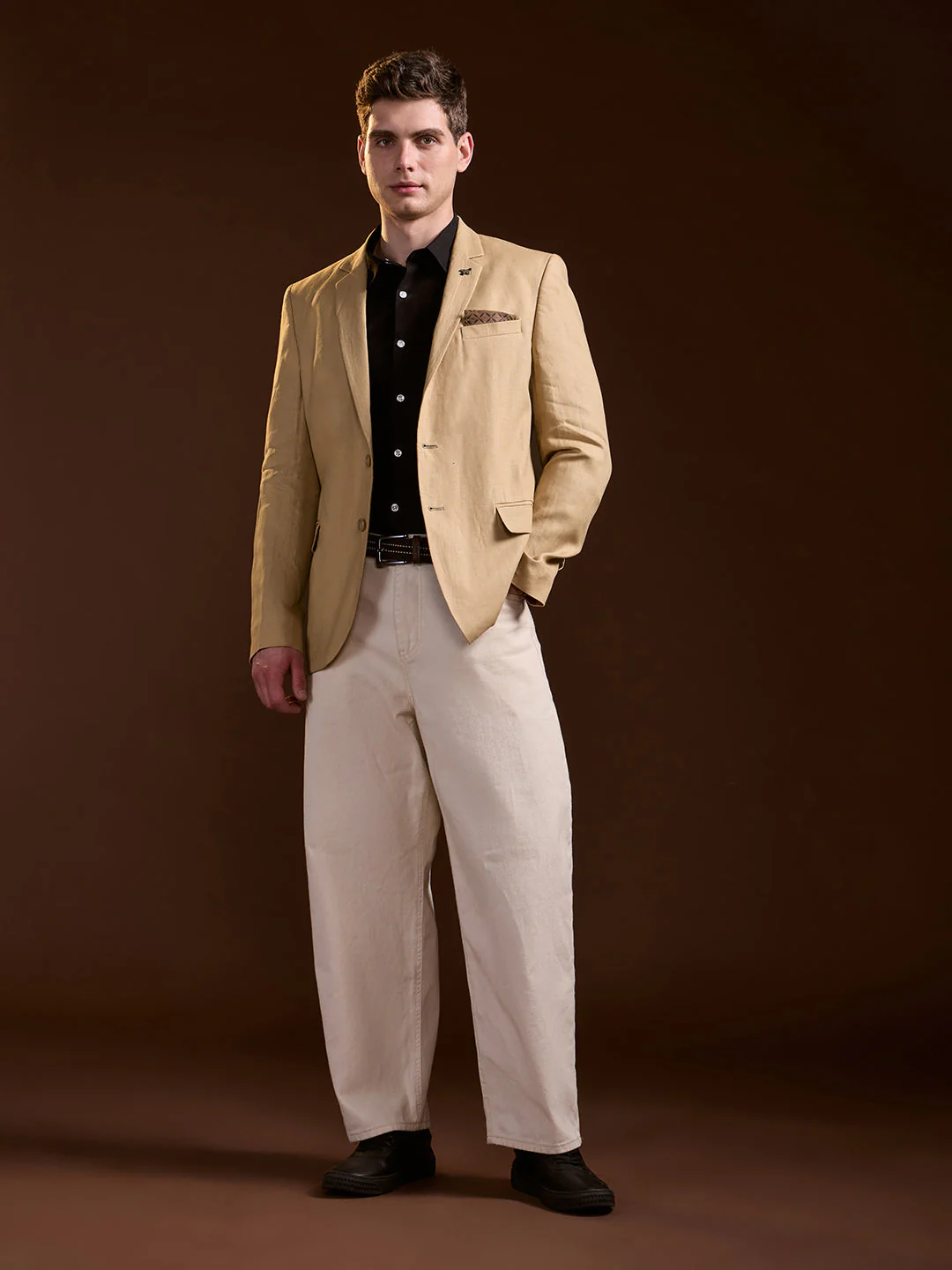 Men Alca Beige Solid Tailored Fit Single-Breasted Formal Blazer - Image 4