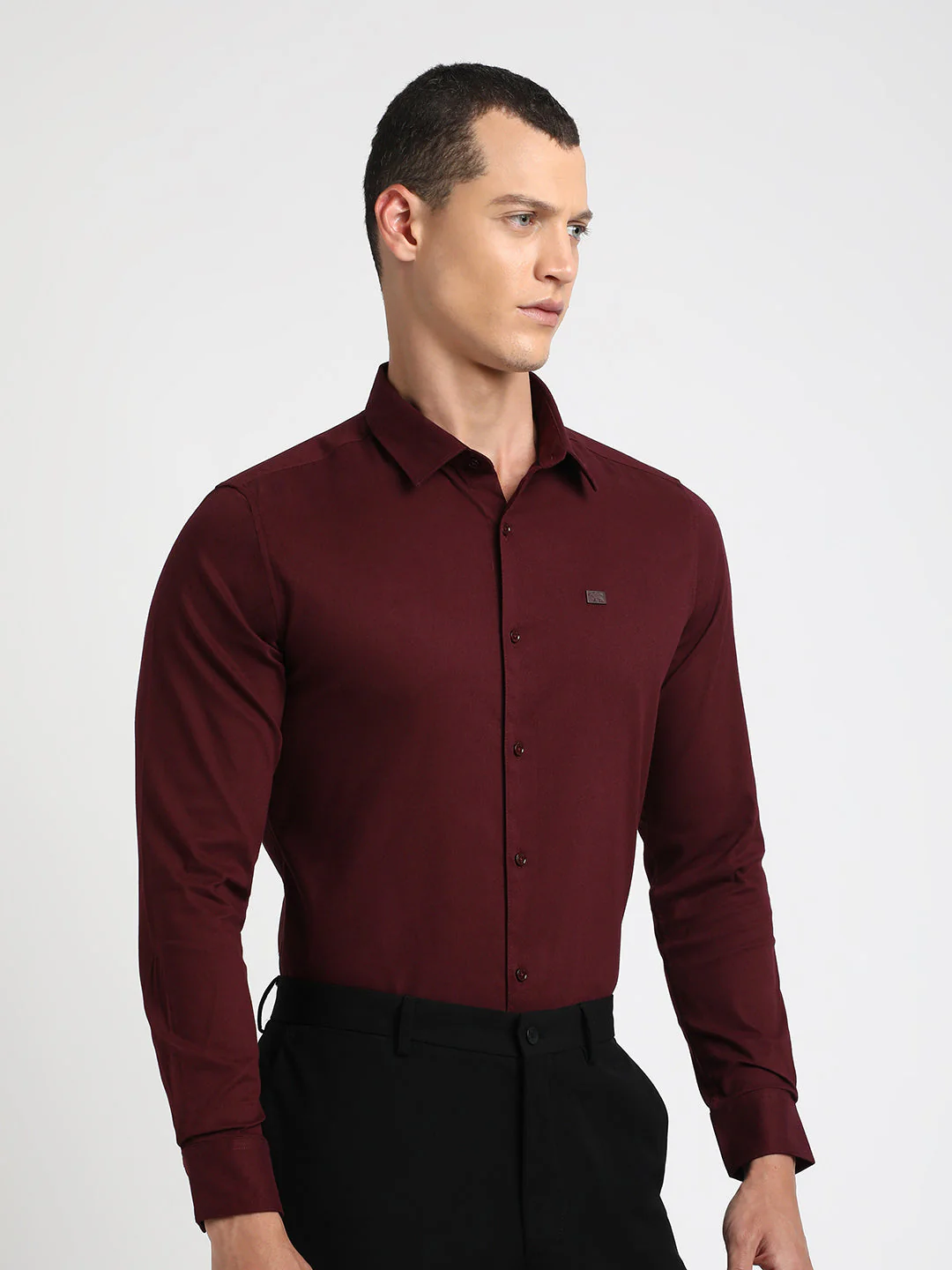 Men Arami - Maroon Solid Tailored Fit Cotton Formal Shirt | The Bear House - Image 3