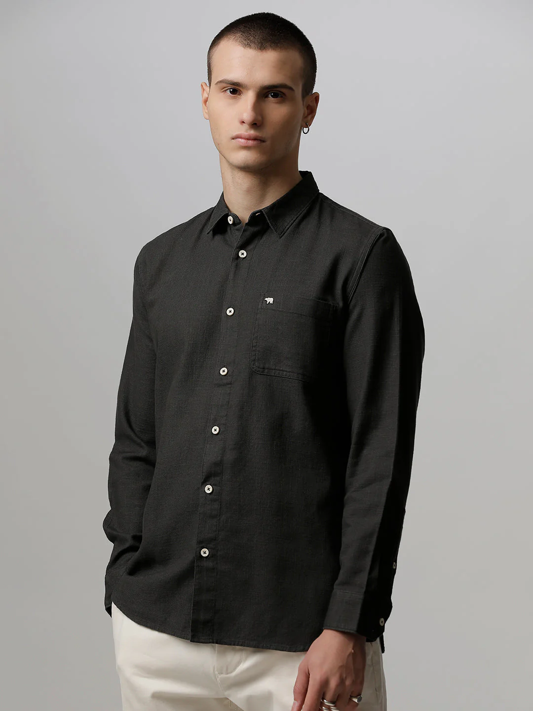 Men Auro Ardor Edition Grey Solid Slim Fit Cotton Casual Shirt - Image 5