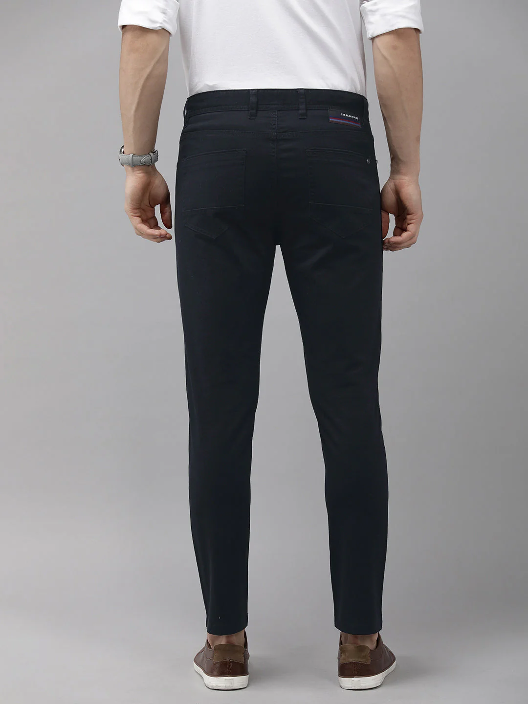 Men Baraki Navy Blue Solid Tapered Fit Chinos Trousers - Image 3