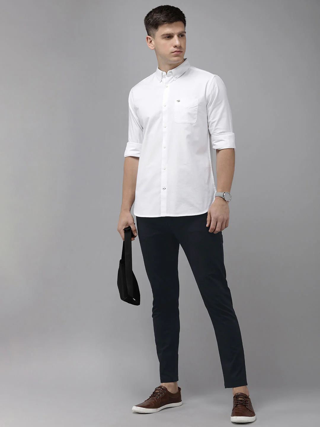 Men Baraki Navy Blue Solid Tapered Fit Chinos Trousers - Image 4