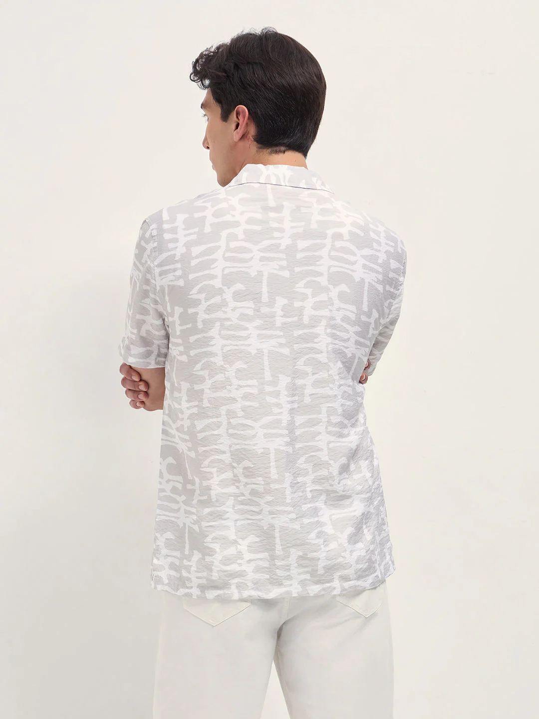 Men Beige Abstract Brush Stroke Print Relaxed Fit Cuban Collar Shirt - Image 2