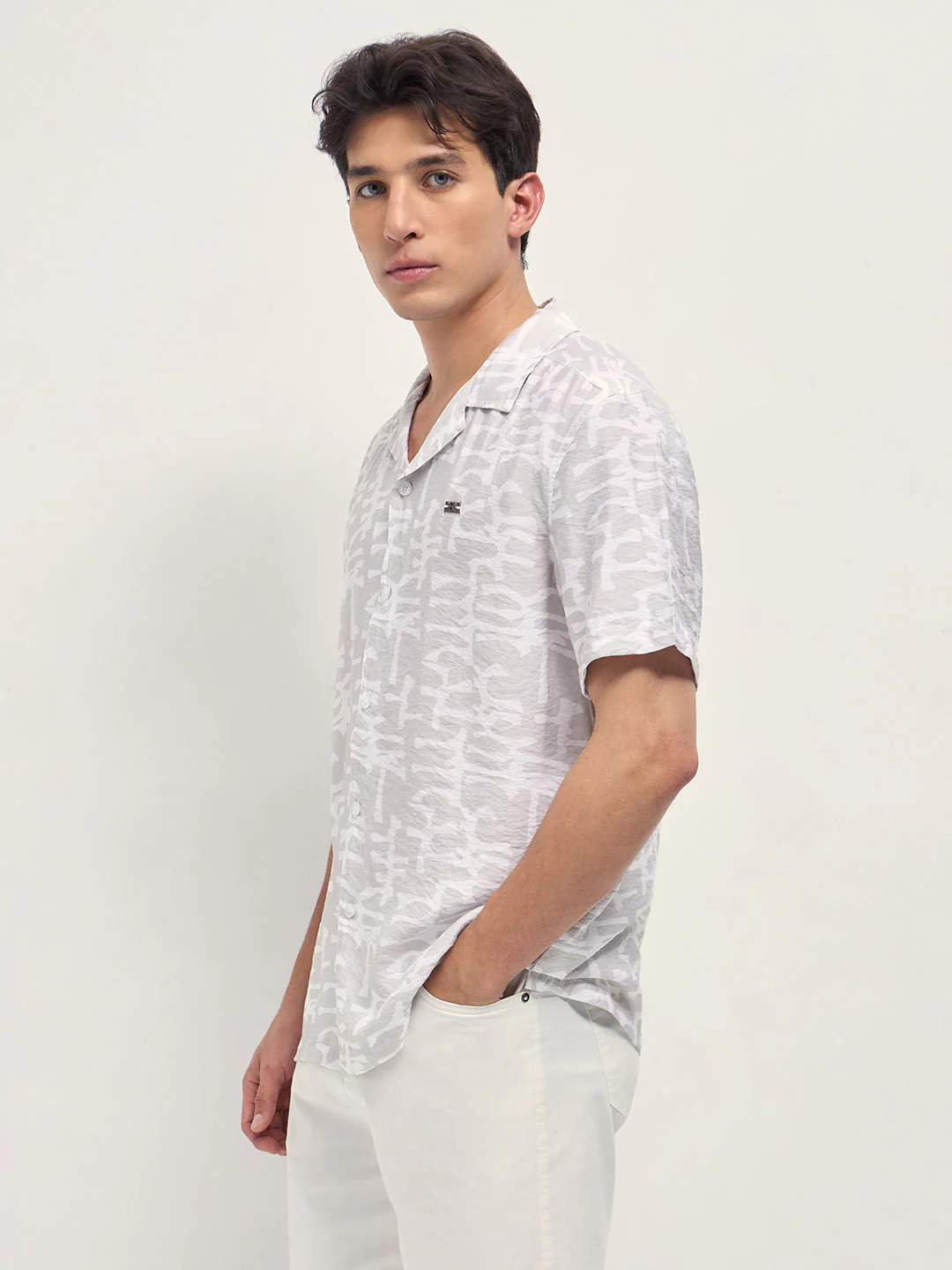Men Beige Abstract Brush Stroke Print Relaxed Fit Cuban Collar Shirt - Image 3