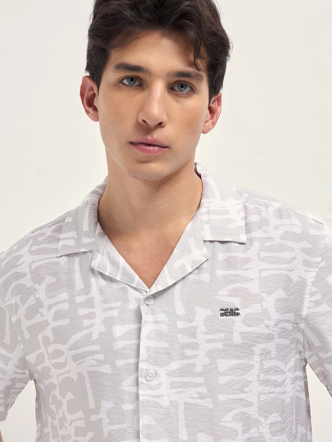Men Beige Abstract Brush Stroke Print Relaxed Fit Cuban Collar Shirt - Image 5