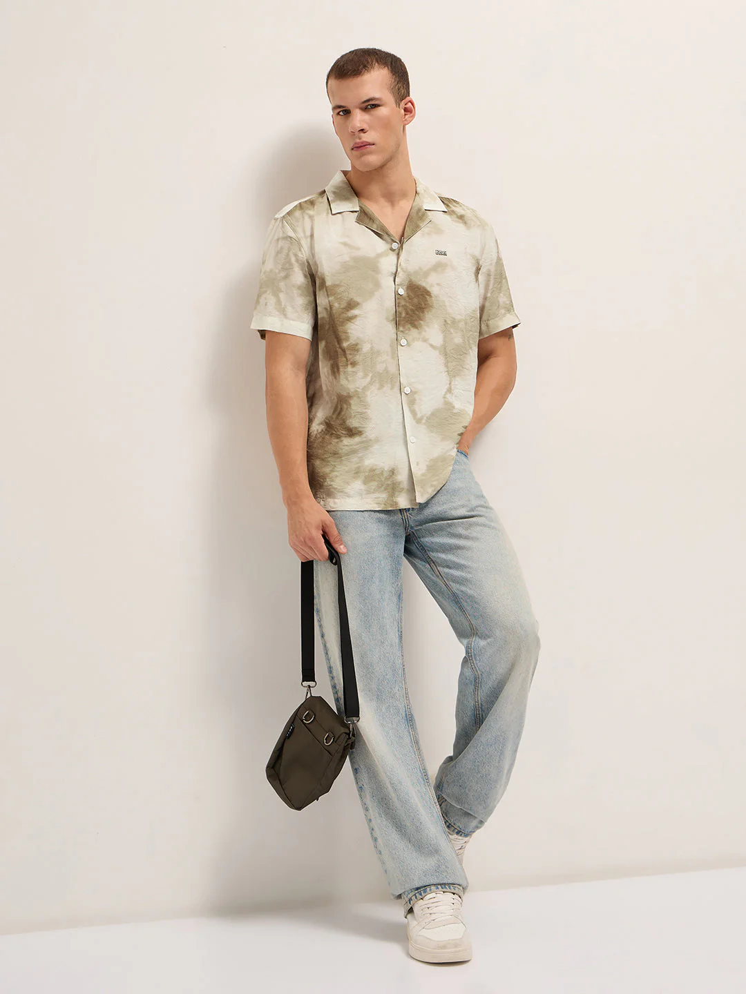 Men Beige Faded Abstract Print Relaxed Fit Cuban Collar Shirt - Image 4