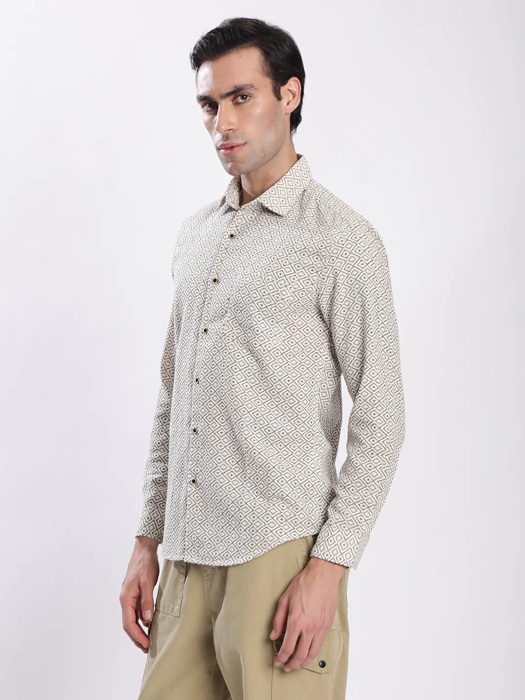Men Beige Geometric Print Single Pocket Shirt - Image 2