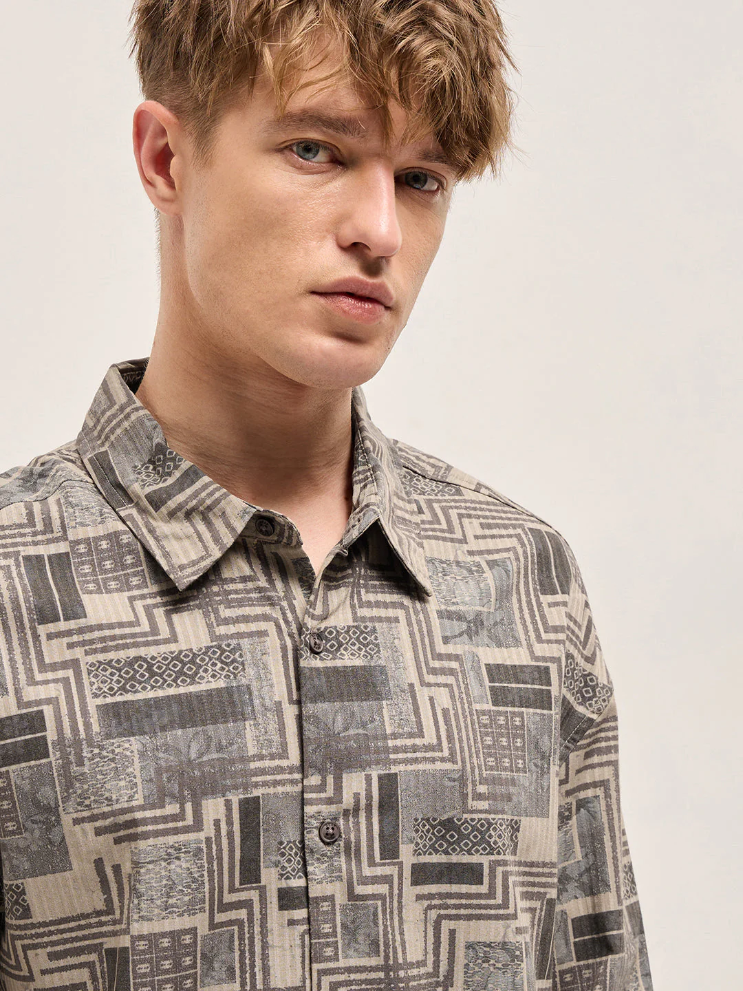 Men Beige Geometric Printed Relax Fit Casual Shirt - Image 5