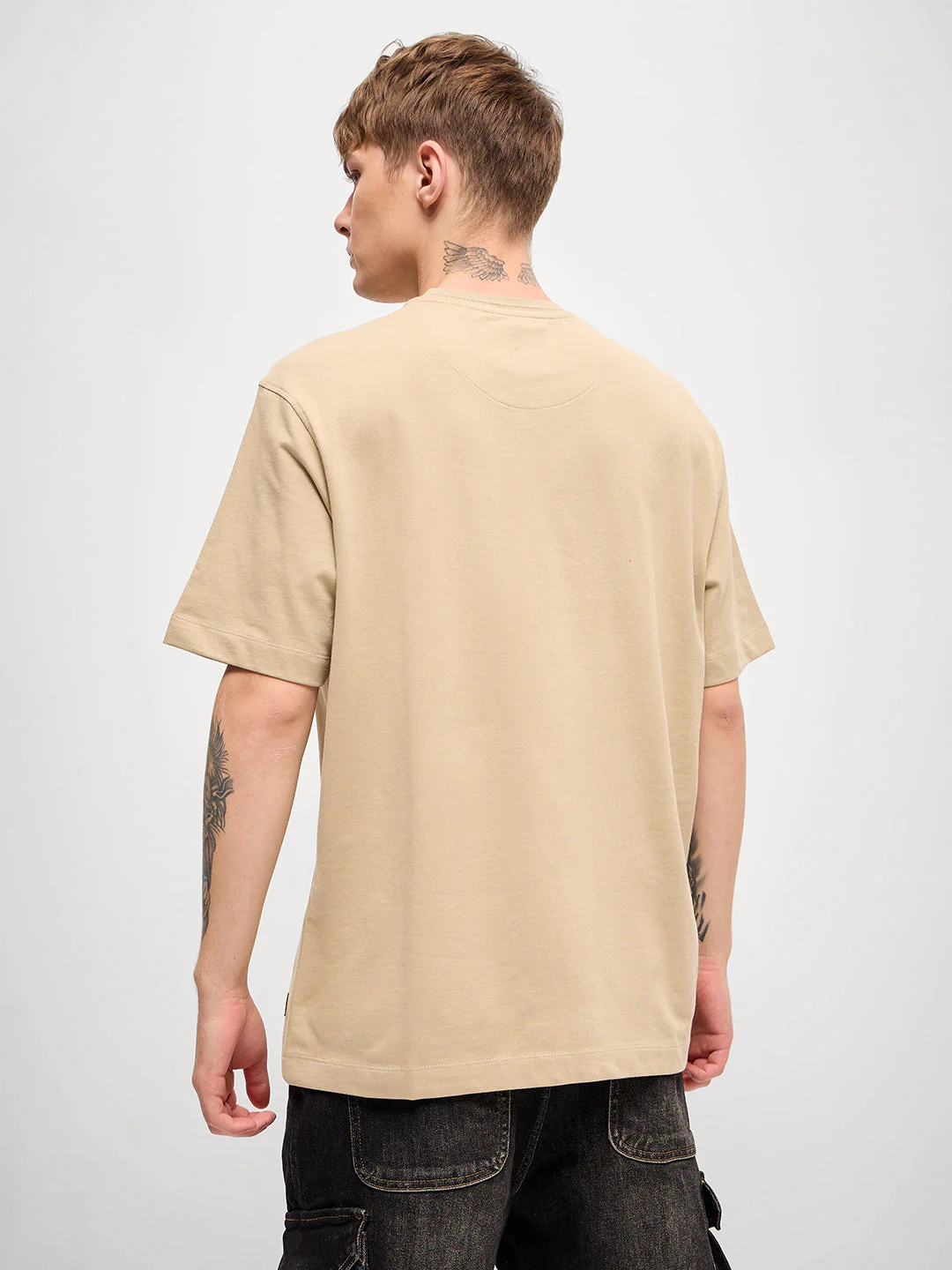 Men Beige GraphicRetro Clock Print Oversize Crew Neck T-shirt - Image 2
