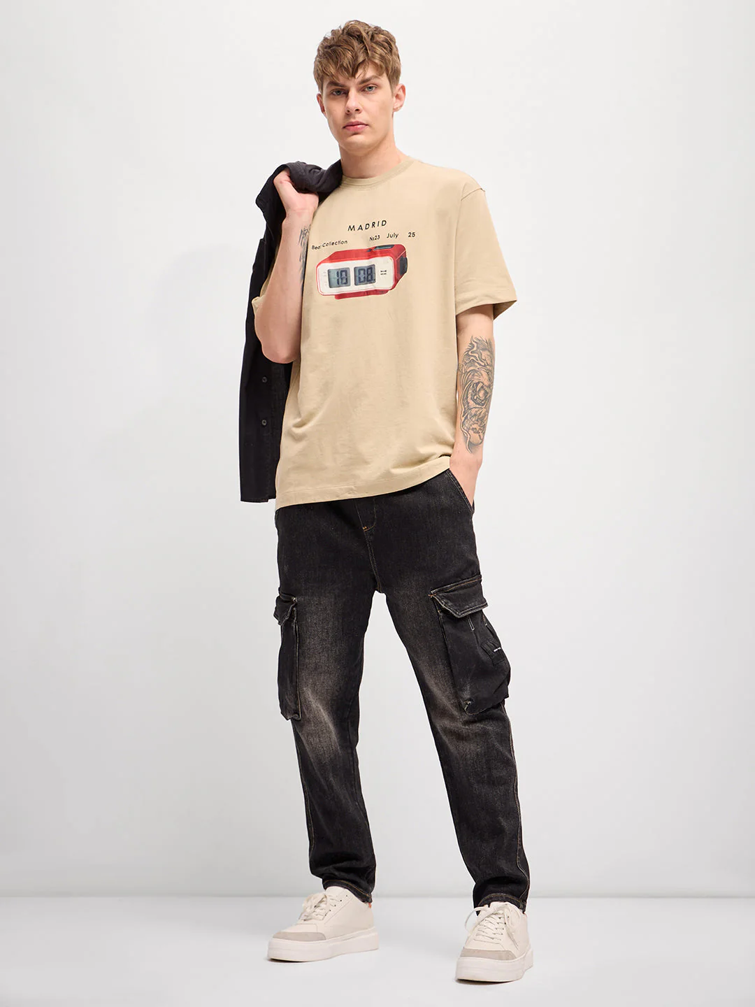 Men Beige GraphicRetro Clock Print Oversize Crew Neck T-shirt - Image 4