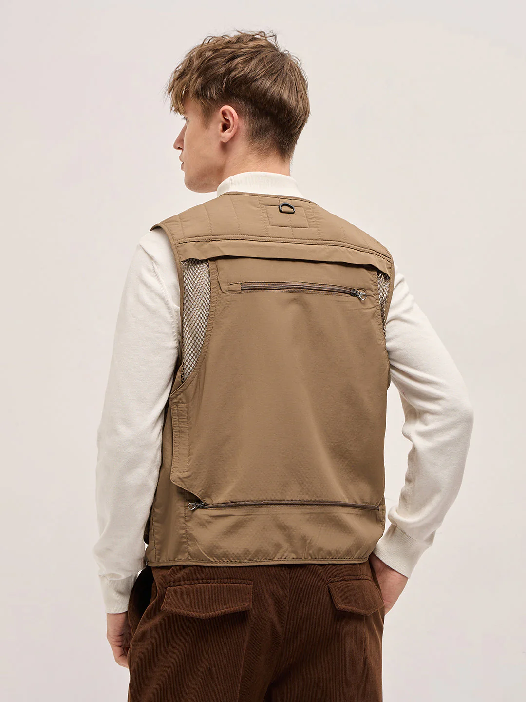 Men Beige Outdoor Utility Multi-Pocket Vest Jacket - Image 2
