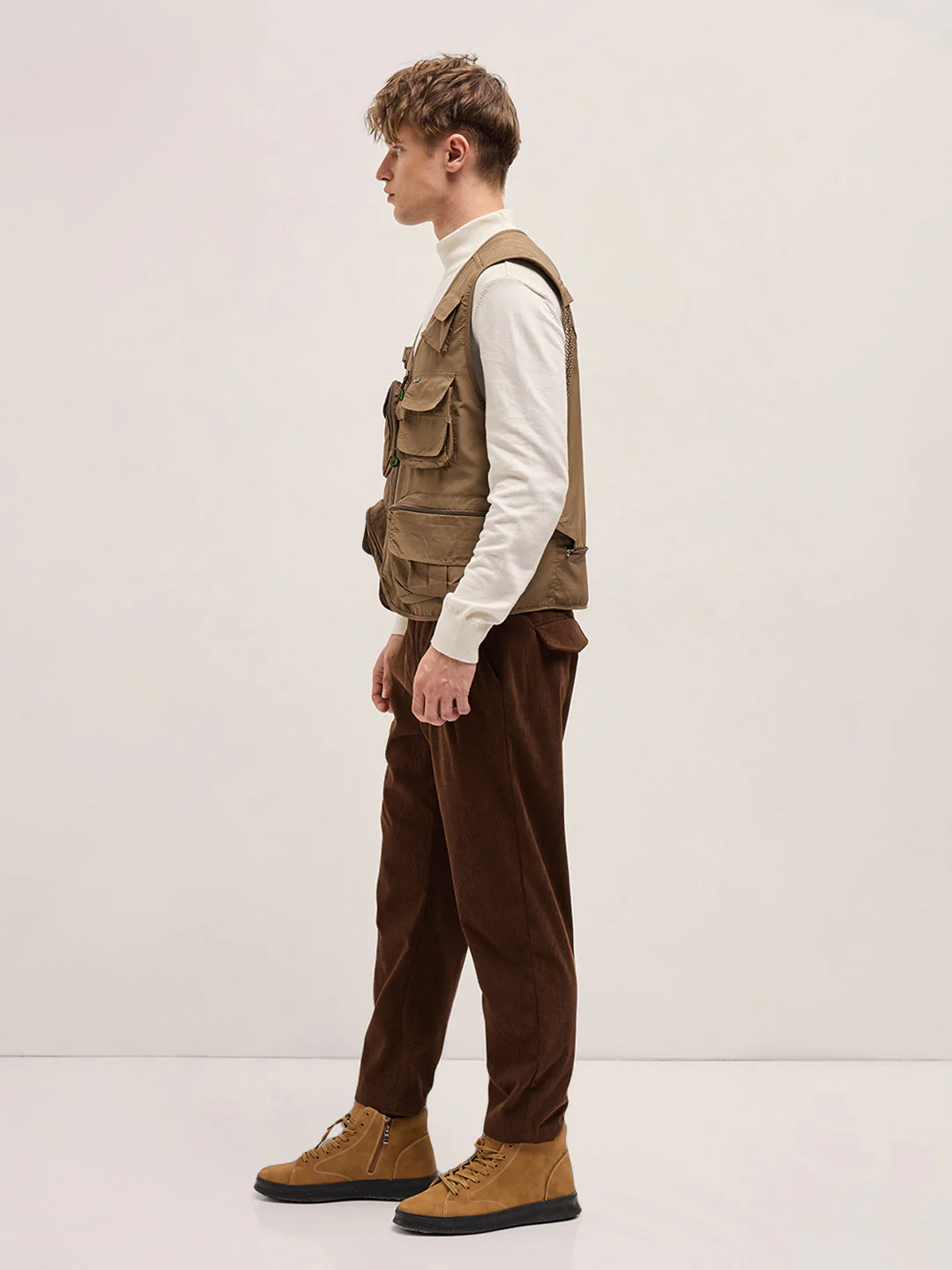 Men Beige Outdoor Utility Multi-Pocket Vest Jacket - Image 3