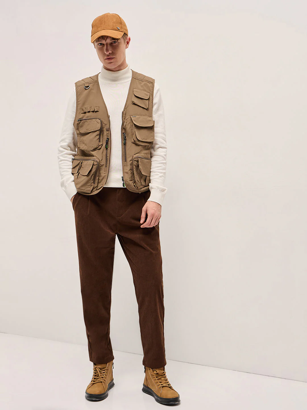 Men Beige Outdoor Utility Multi-Pocket Vest Jacket - Image 4