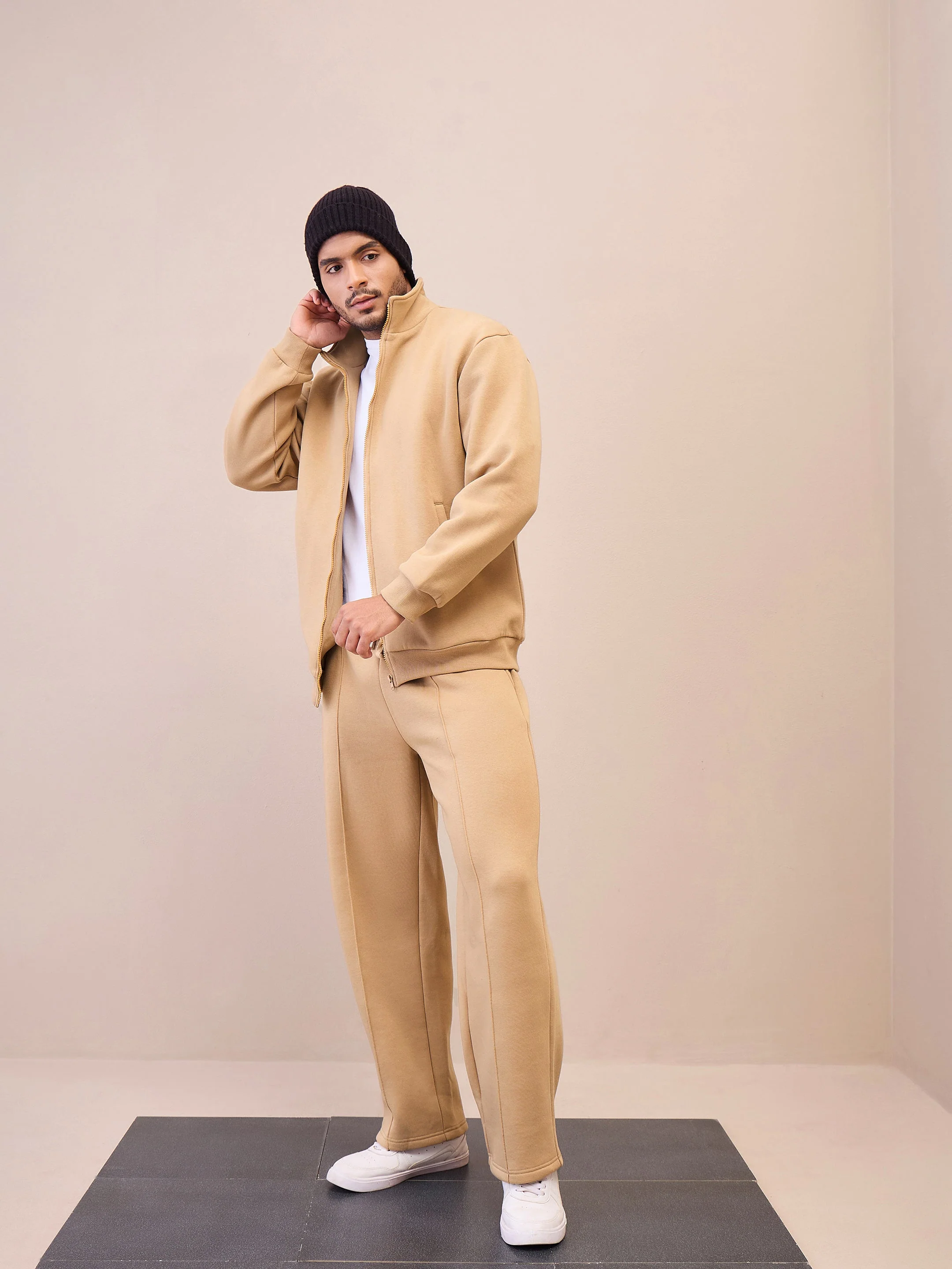 Men Beige Pintuck Oversized Sweatpants - Image 4