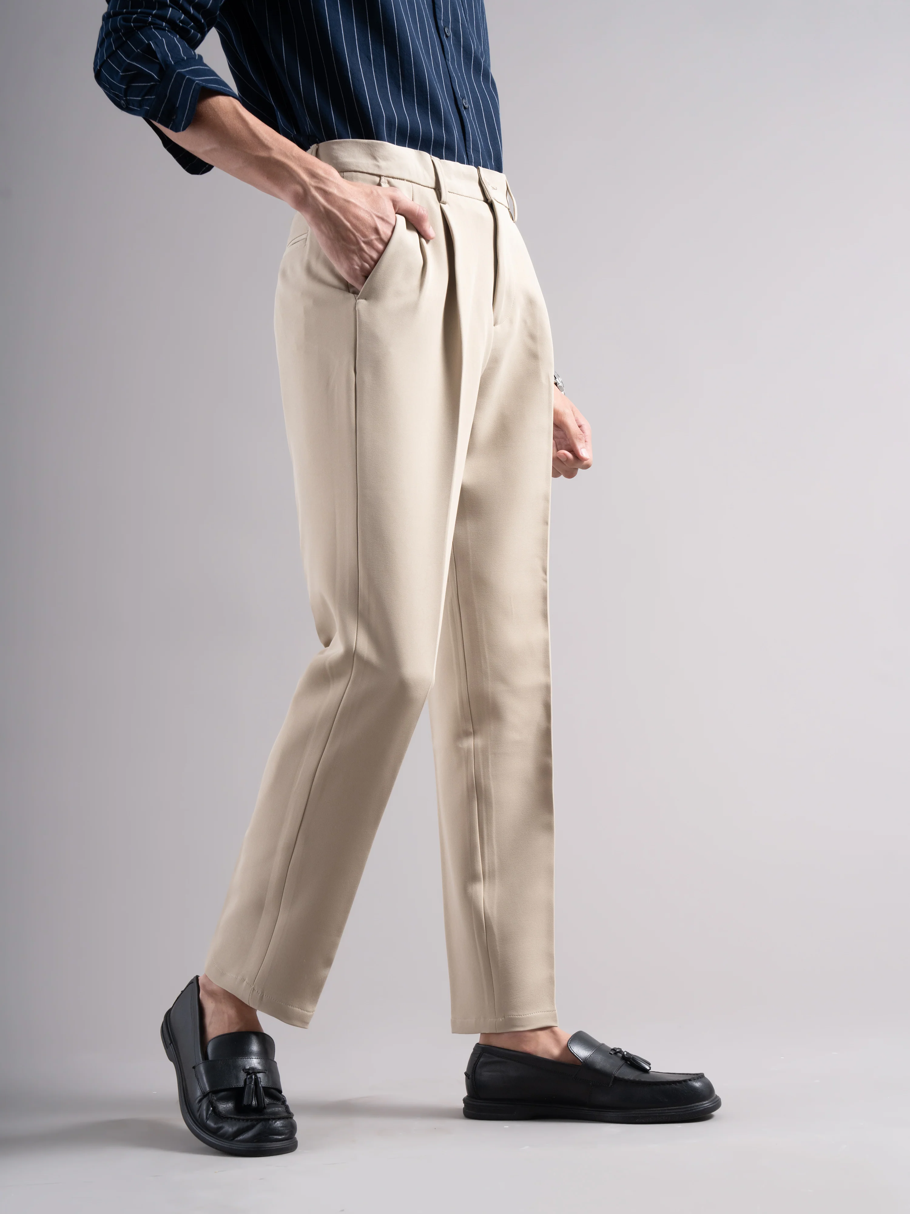 Men Beige Pleated Chinos Trousers - Image 3