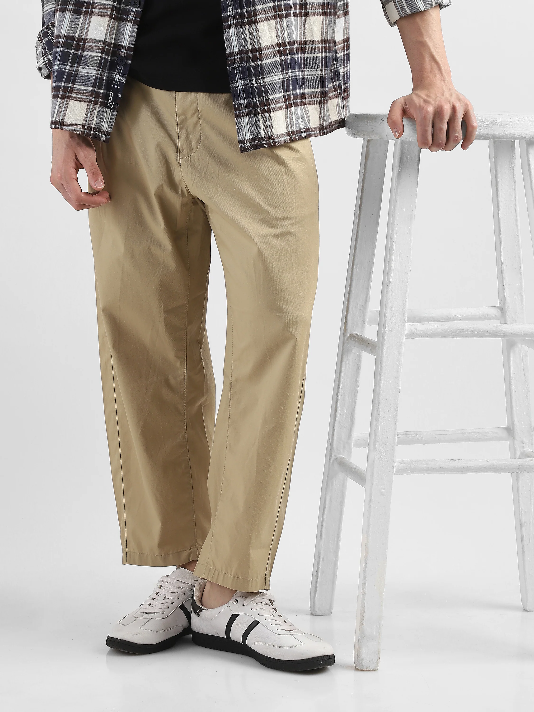 Men Beige Pleated Mid Rise Comfort Fit Trousers - Image 6
