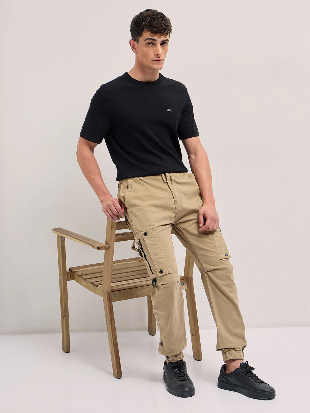Men Beige Regular Fit Cargo Pants - Image 4